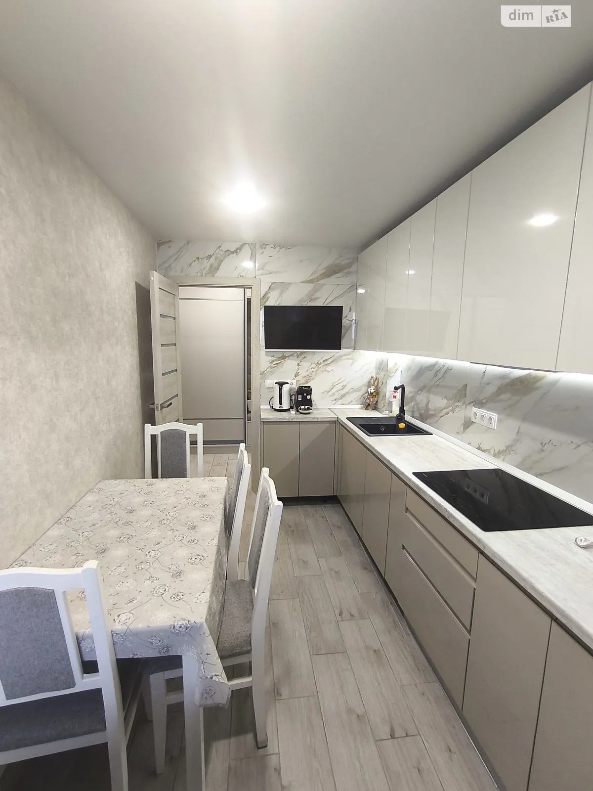 Продается 3-комнатная квартира 67.2 кв. м в Белой Церкви, бул. Княгини Ольги(Комсомольский) - фото 1