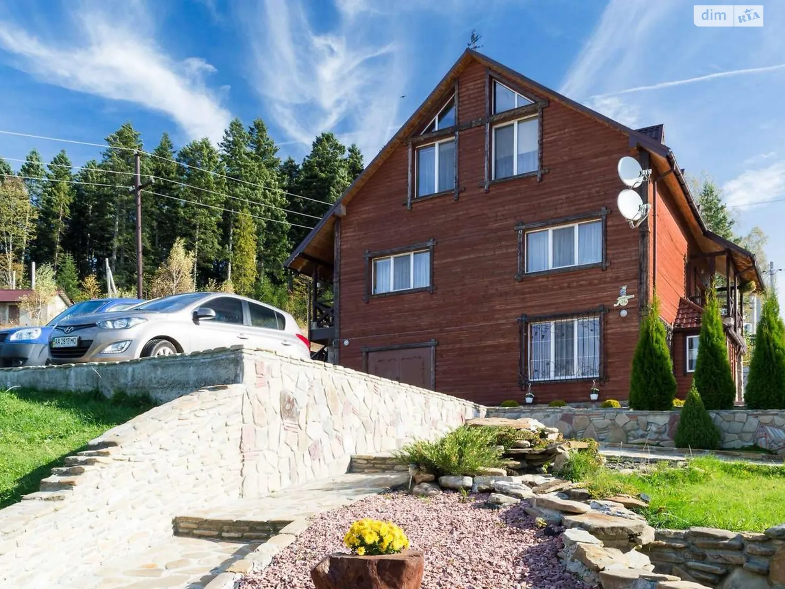 Продается дом на 3 этажа 430 кв. м с гаражом, цена: 650000 $ - фото 1