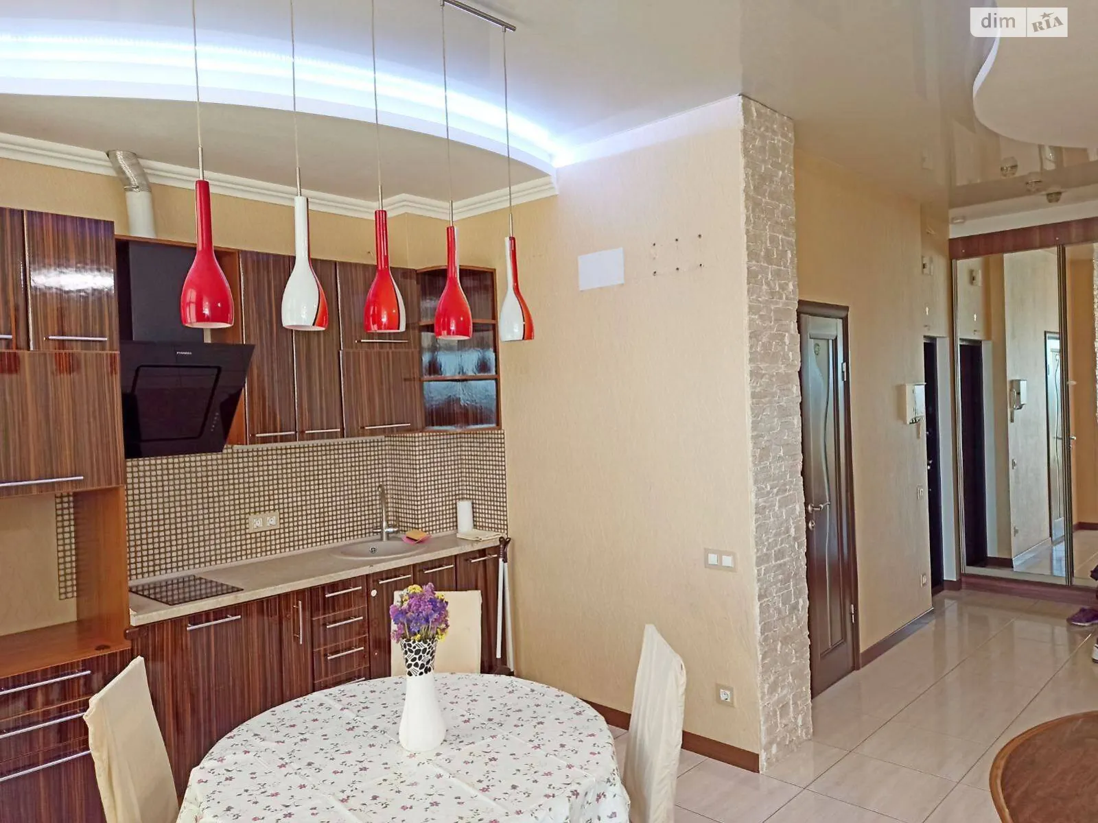 Сдается в аренду 1-комнатная квартира 50 кв. м в Одессе, ул. Артиллерийская - фото 1