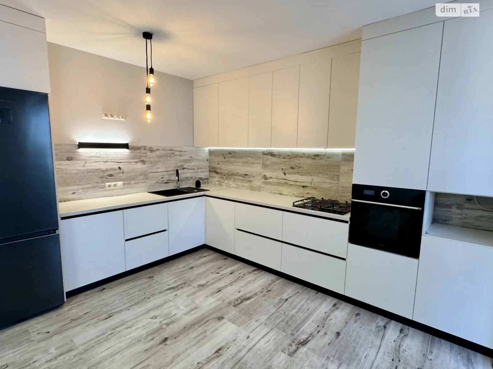 3-комнатная квартира 80.2 кв. м в Луцке, ул. Звездная(Арцеулова), 6 - фото 1