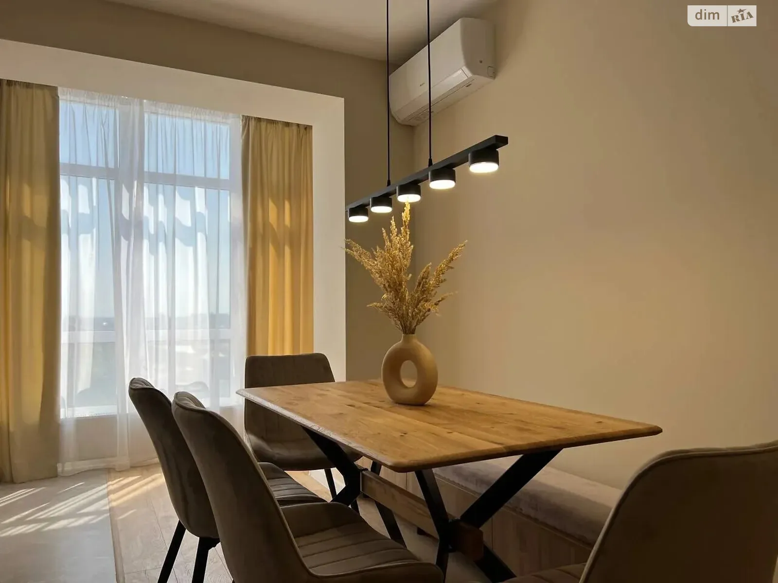 Продается 2-комнатная квартира 63 кв. м в Ивано-Франковске, ул. Высочана Семена, 18 корпус 10 - фото 1