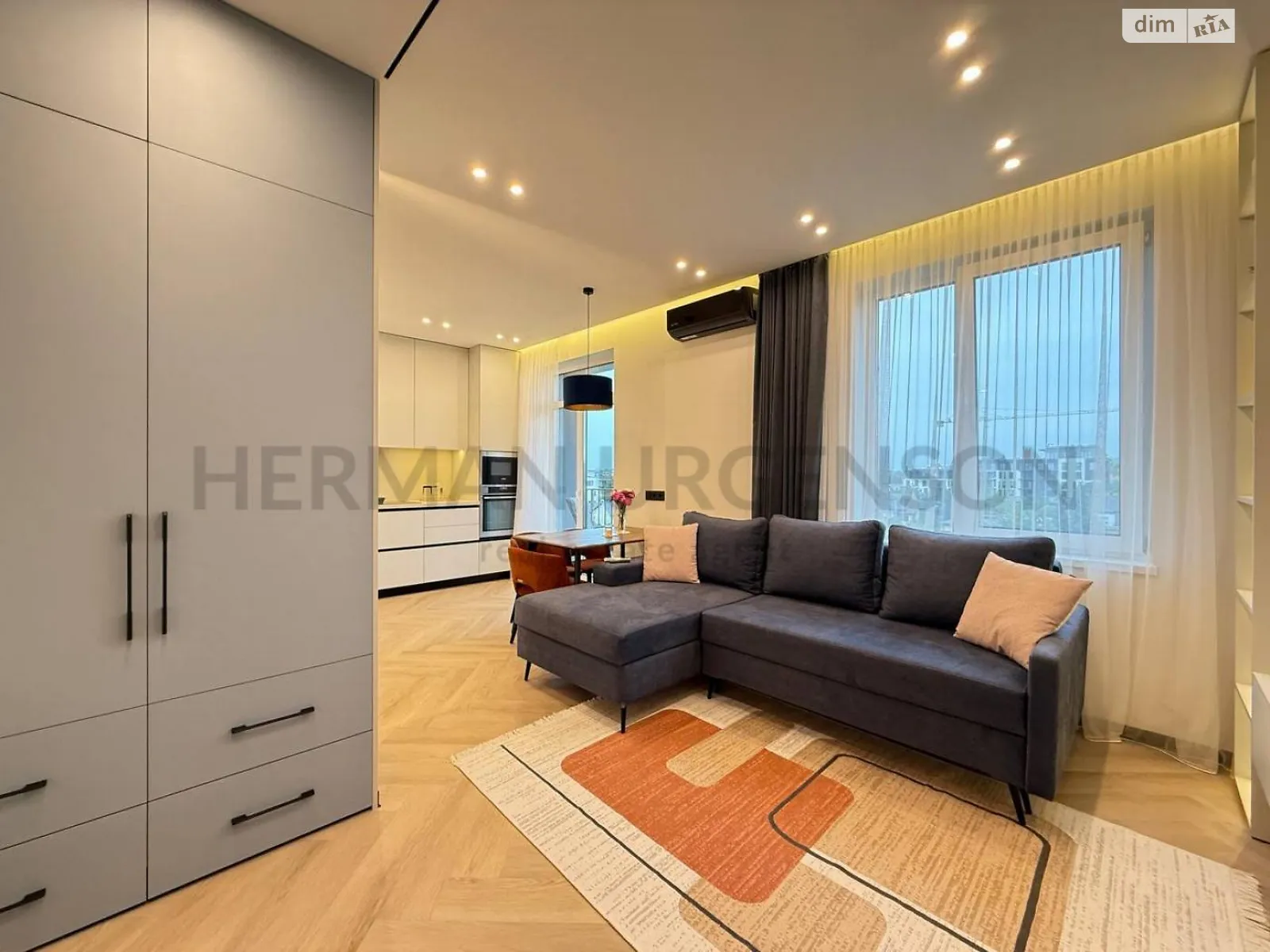 Продается 1-комнатная квартира 38 кв. м в Ужгороде, ул. Русская - фото 1