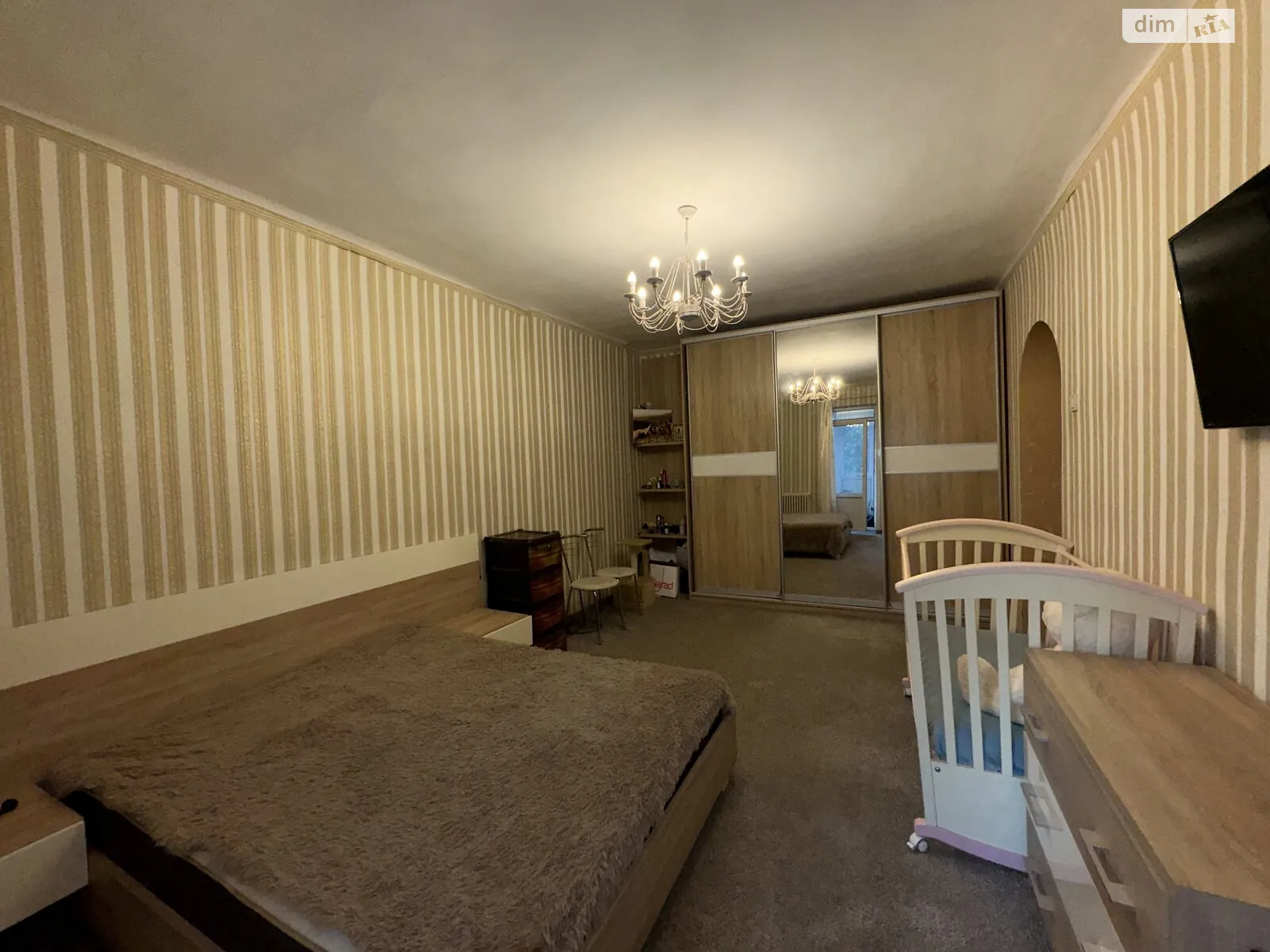 Продается 1-комнатная квартира 40 кв. м в Днепре, ул. Самодрыга Владимира - фото 1