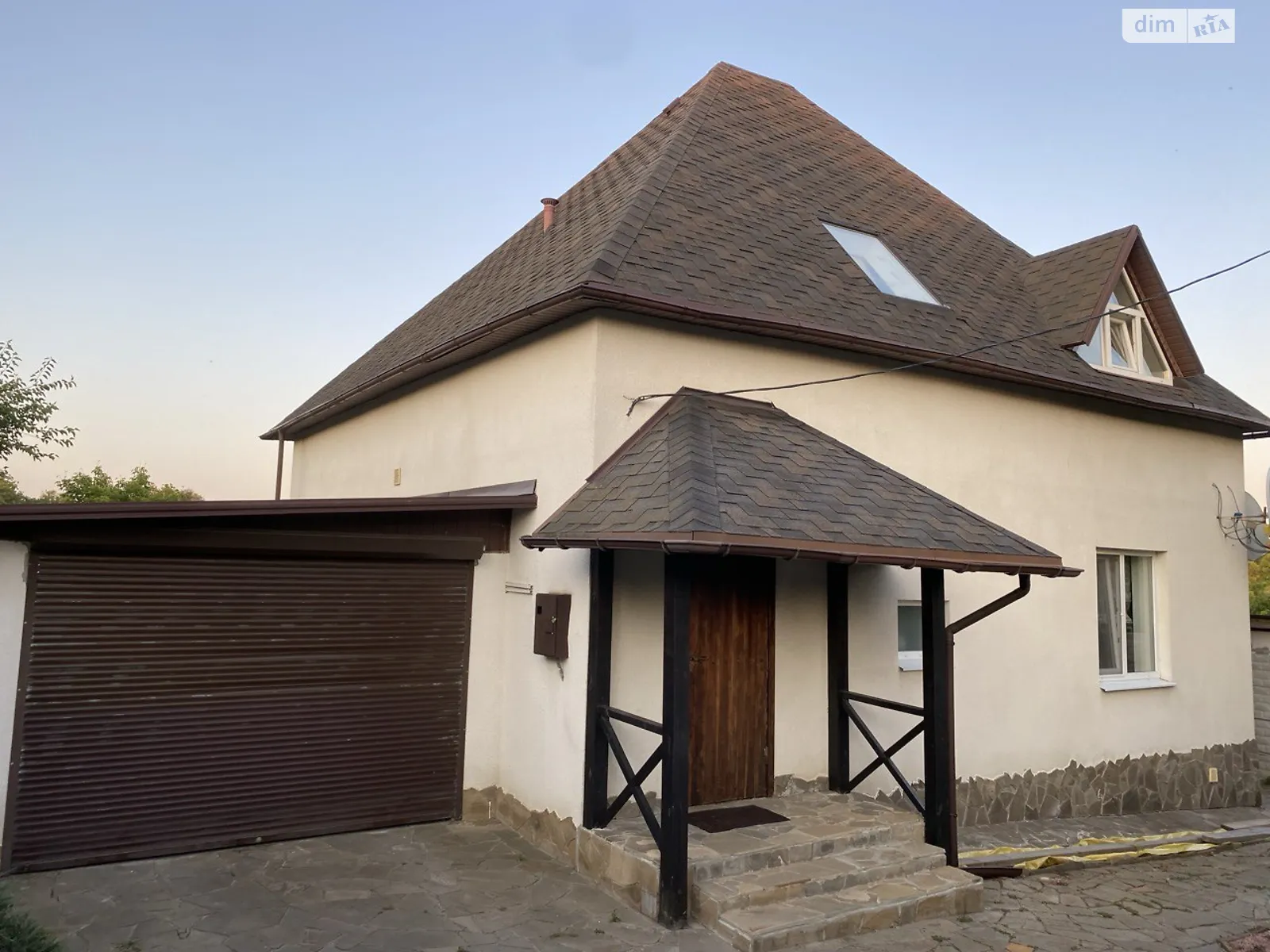 Продается дом на 2 этажа 195 кв. м с гаражом, цена: 160000 $ - фото 1