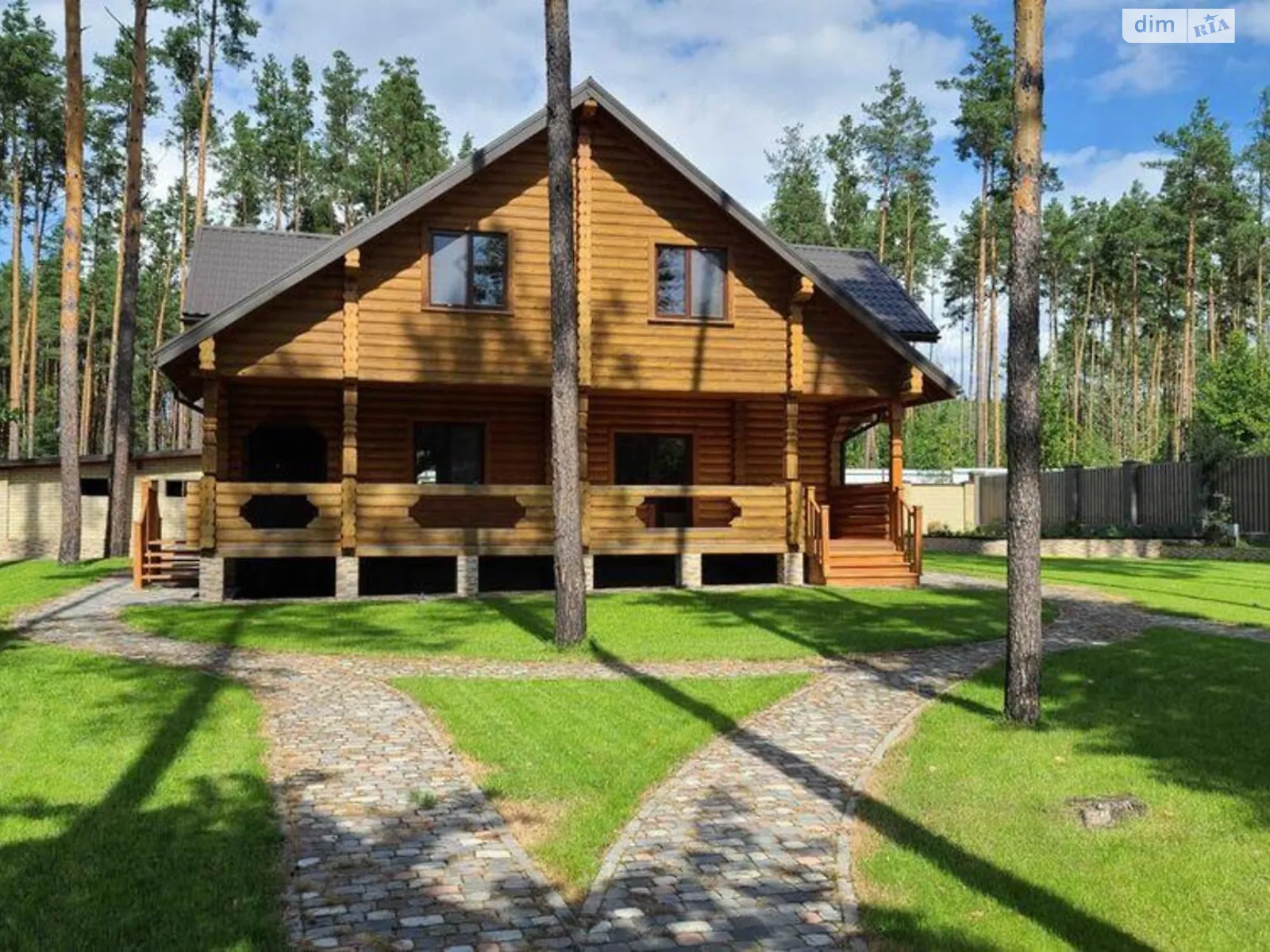 Продается дом на 2 этажа 176 кв. м с гаражом, цена: 325000 $ - фото 1