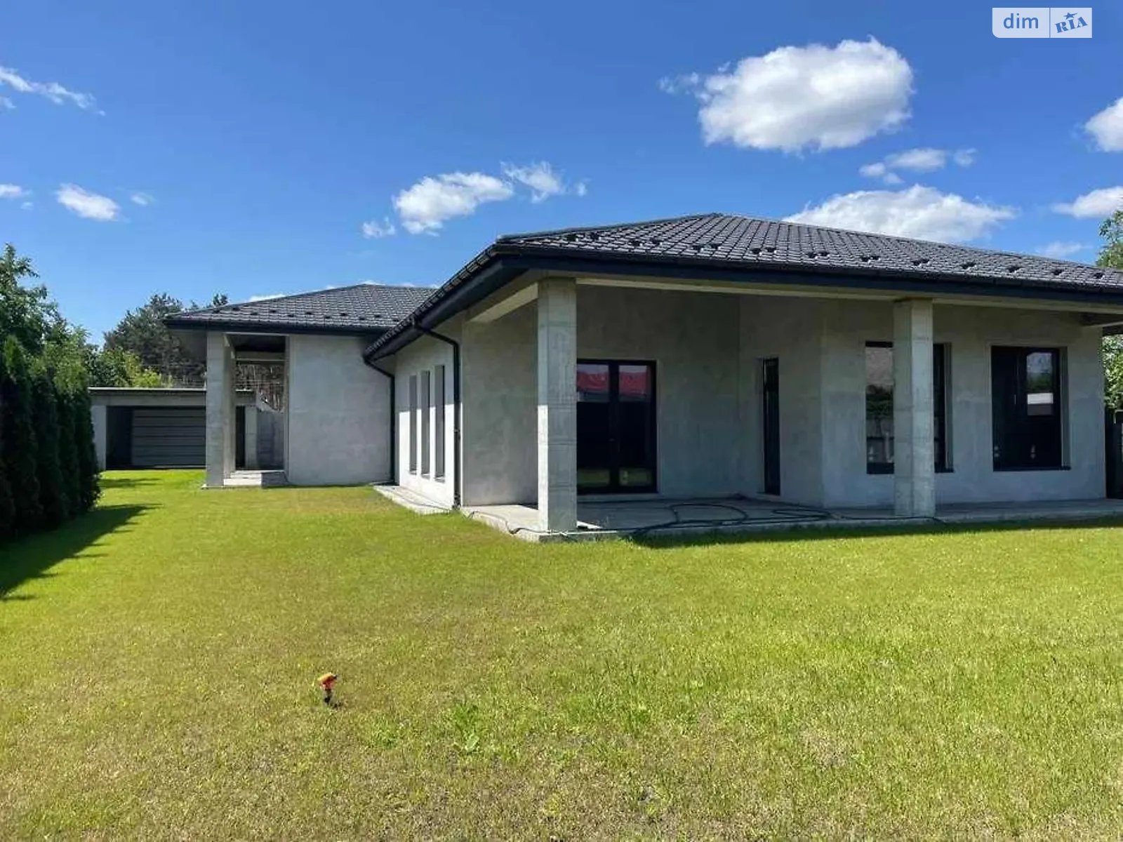 Продается одноэтажный дом 350 кв. м с гаражом, цена: 380000 $ - фото 1