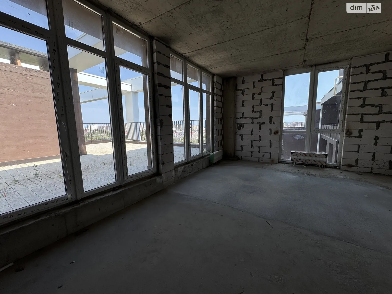 Продается 1-комнатная квартира 68 кв. м в Одессе, ул. Генуэзская, 8 - фото 1