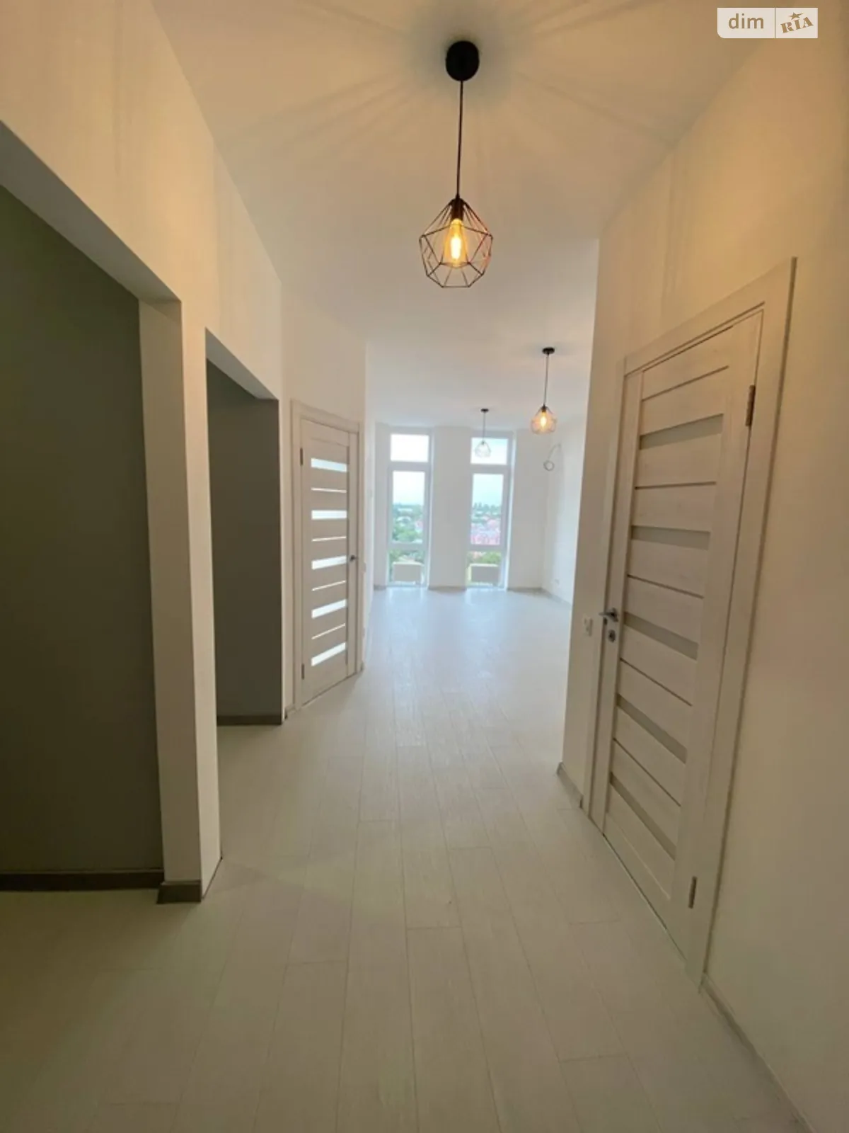 Продается 1-комнатная квартира 43 кв. м в Одессе, ул. Радостная - фото 1