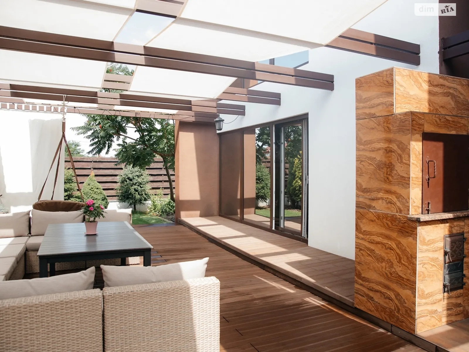 Продается дом на 2 этажа 299.2 кв. м с садом, цена: 3327 $ - фото 1