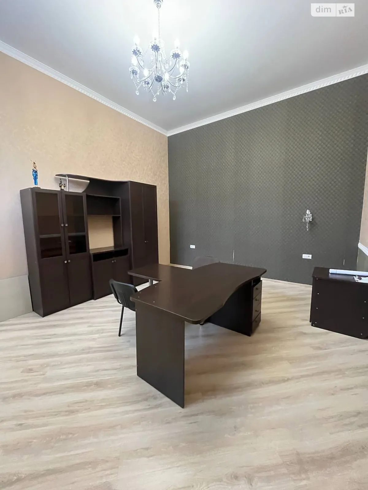 Сдается в аренду офис 190 кв. м в бизнес-центре, цена: 50000 грн - фото 1