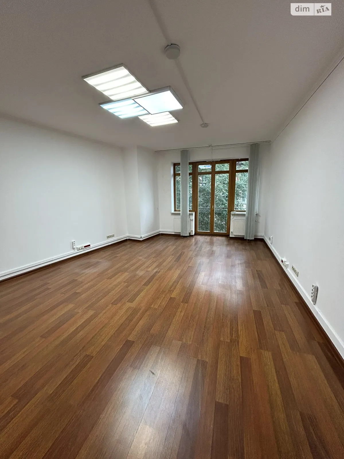 Сдается в аренду офис 213 кв. м в бизнес-центре, цена: 2770 $ - фото 1