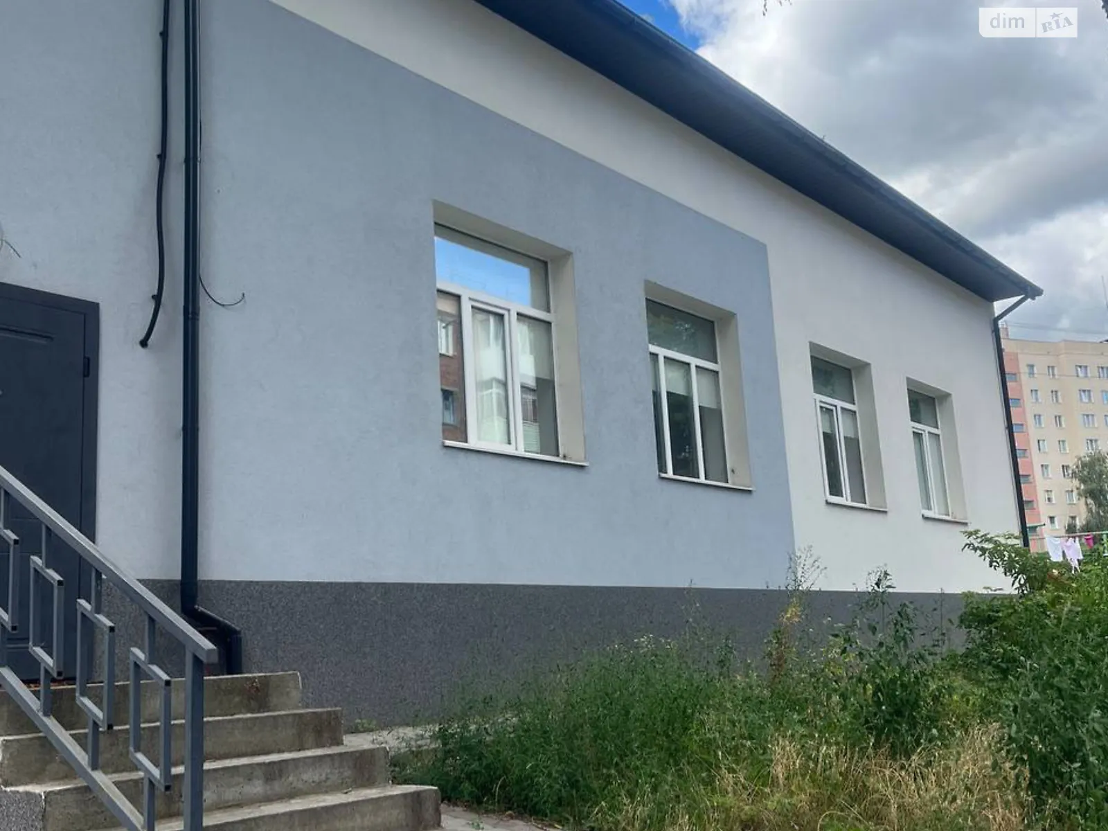 Продается офис 190 кв. м в бизнес-центре, цена: 200000 $ - фото 1