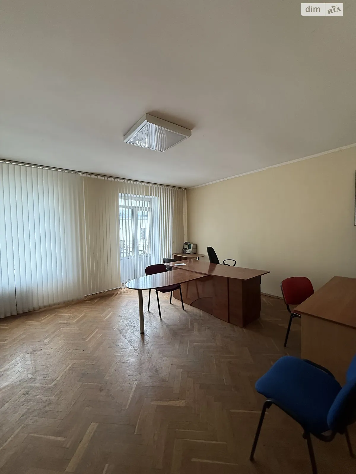 Сдается в аренду офис 55 кв. м в бизнес-центре, цена: 5000 грн - фото 1