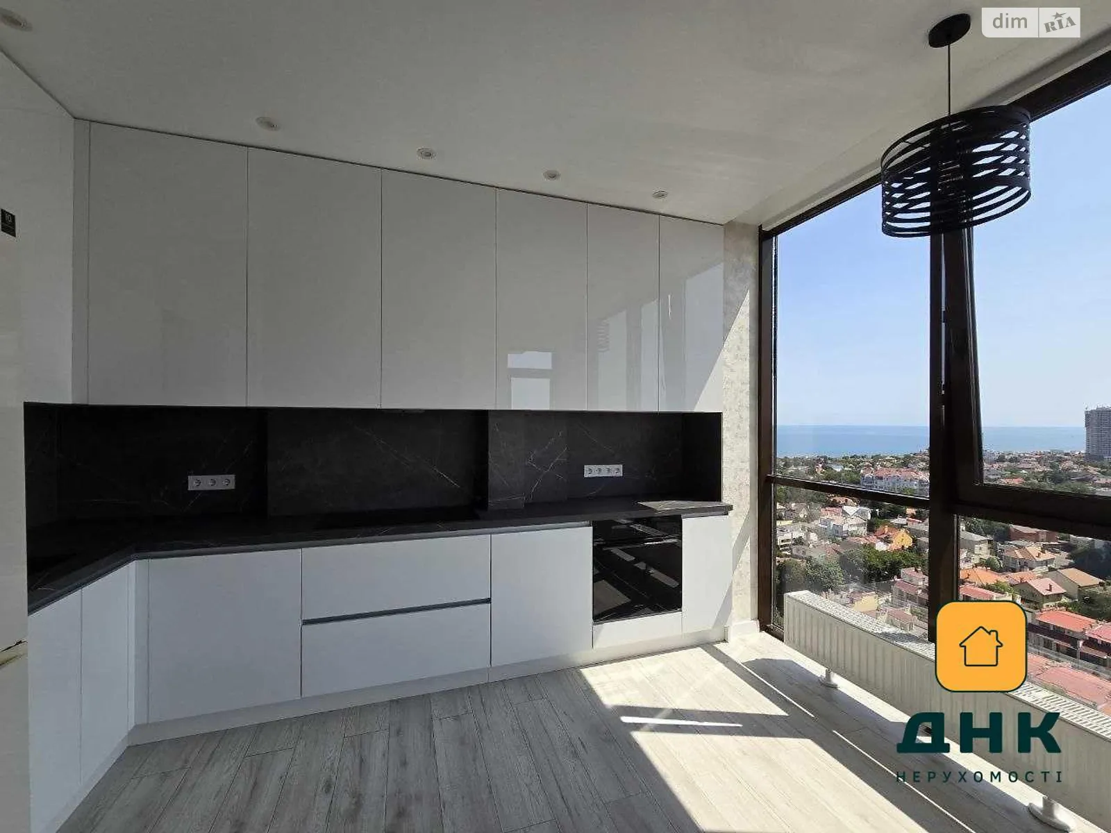 Продается 2-комнатная квартира 65 кв. м в Одессе, ул. Педагогическая, 23 - фото 1