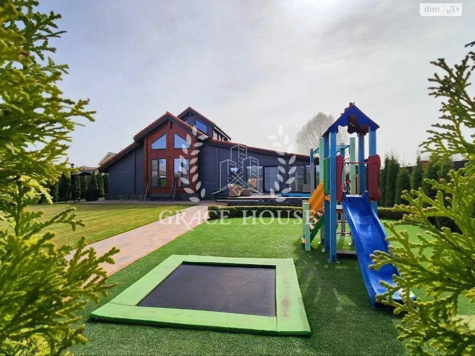 Продается дом на 2 этажа 280 кв. м с верандой, цена: 340000 $ - фото 1