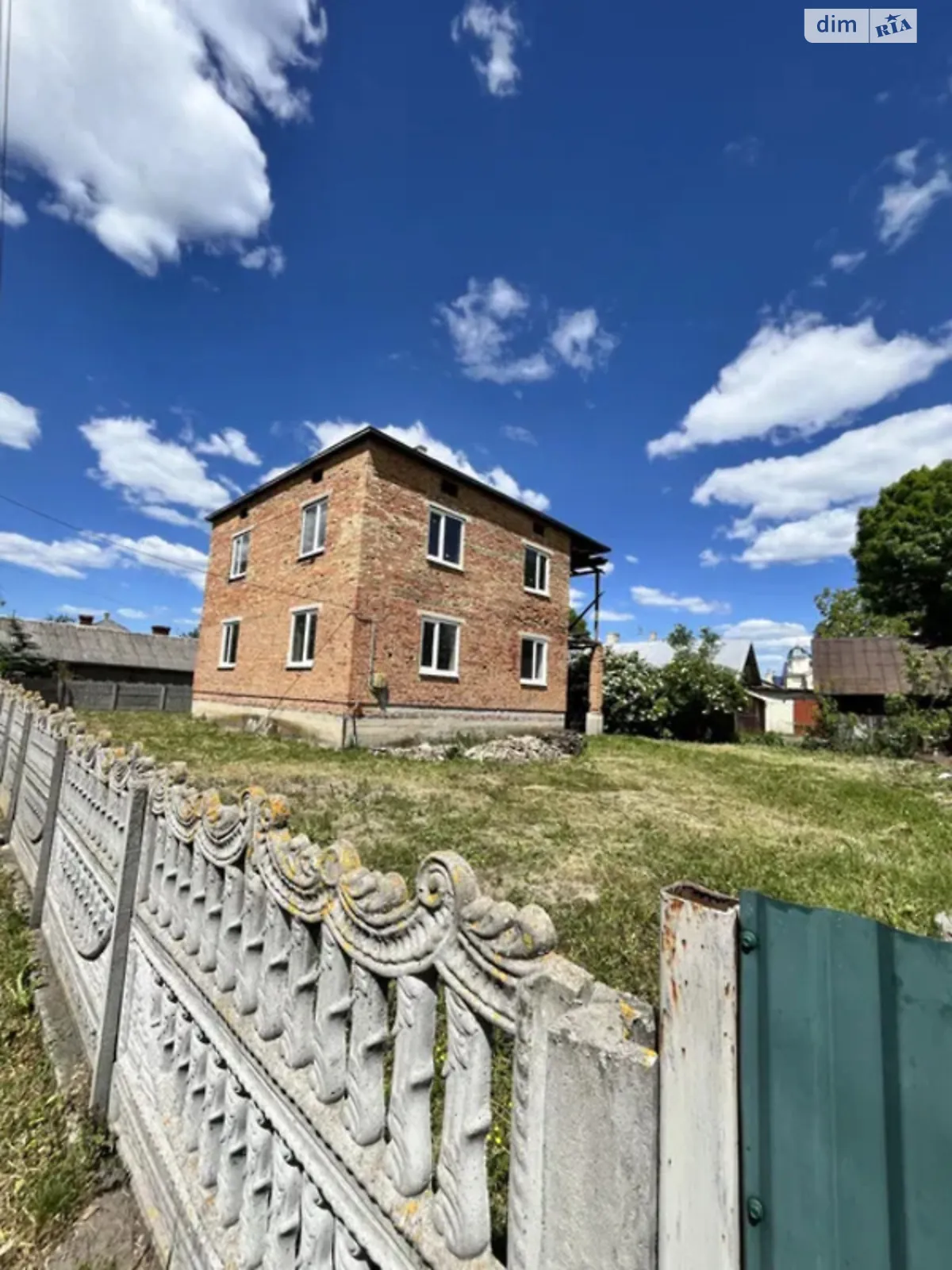 Продается дом на 2 этажа 190.9 кв. м с террасой, цена: 30000 $ - фото 1