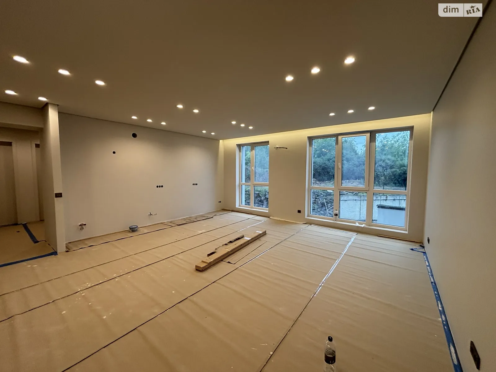 Продається 3-кімнатна квартира 100.3 кв. м у Минаї, вул. Августина Волошина, 24 - фото 1