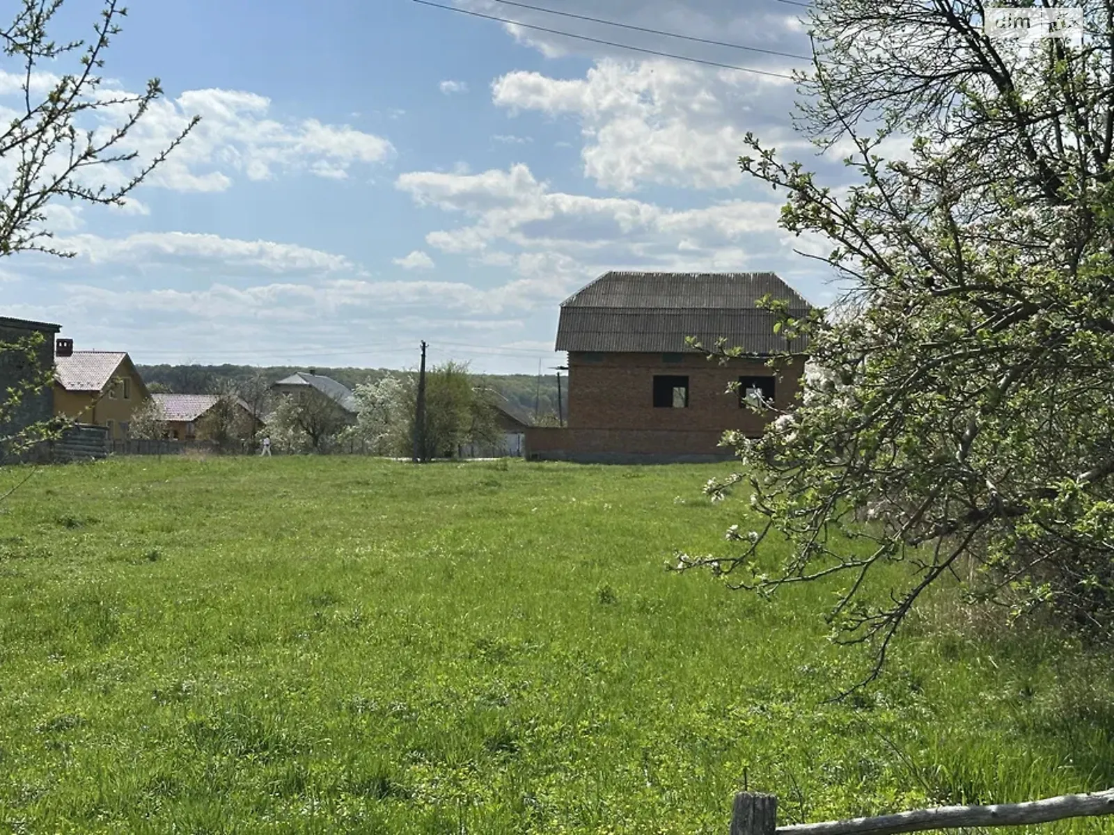 Продается дом на 2 этажа 180 кв. м с камином, цена: 16700 $ - фото 1