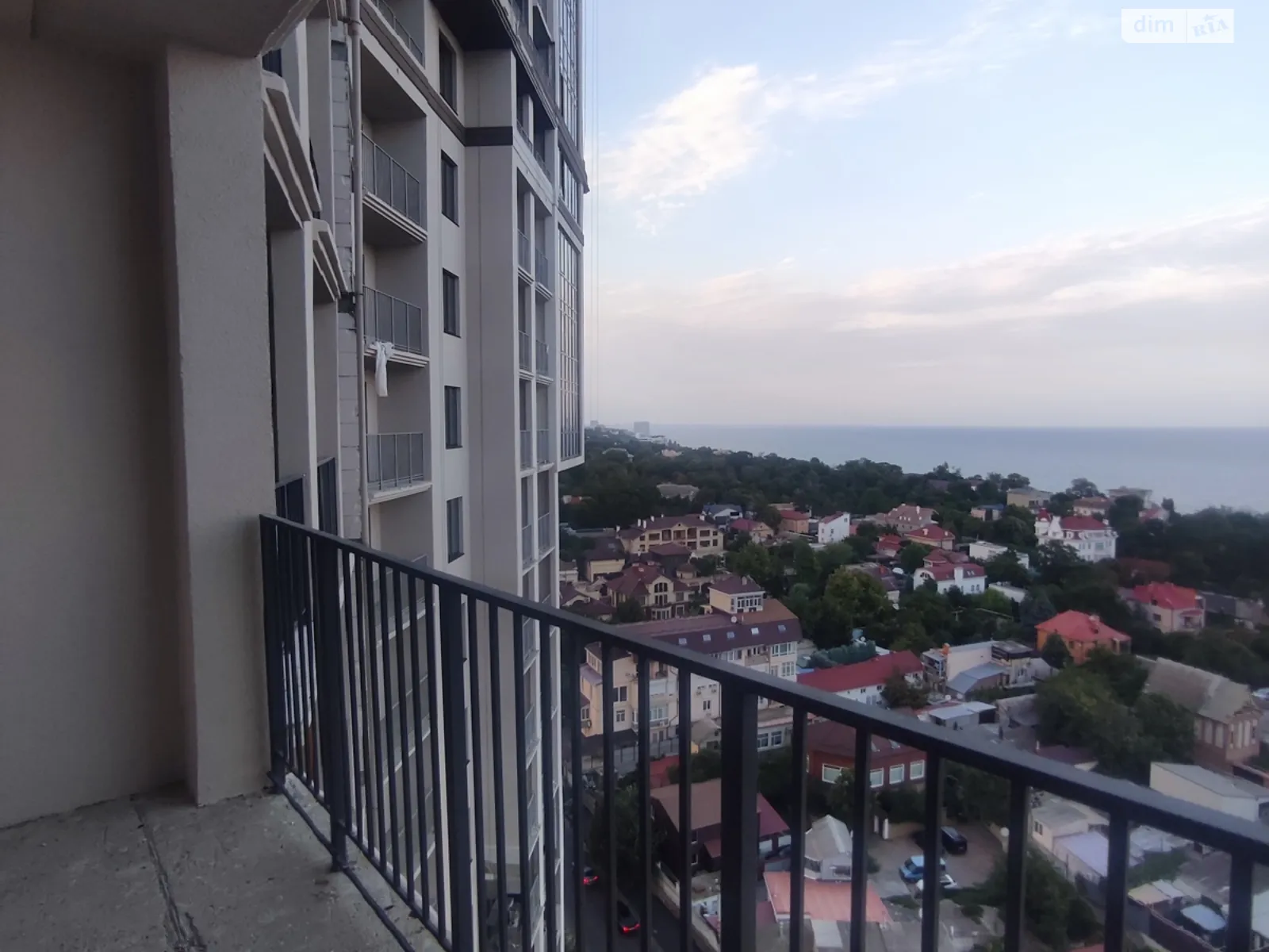 Продается 1-комнатная квартира 33 кв. м в Одессе, ул. Дача Ковалевского, 5А - фото 1