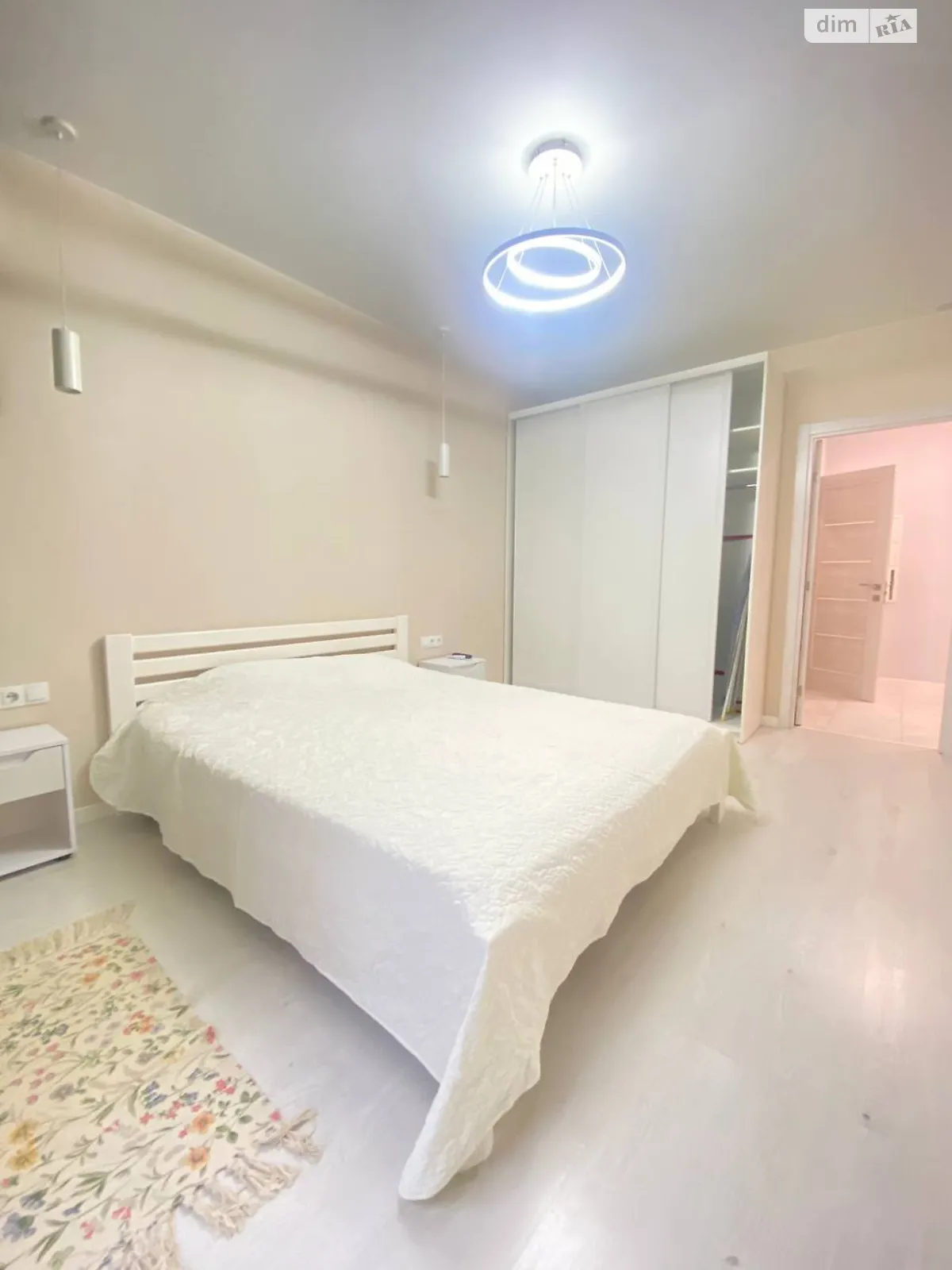 ул. Ревуцкого, 40В Позняки Киев ЖК Лебединый Харьковская - фото 1