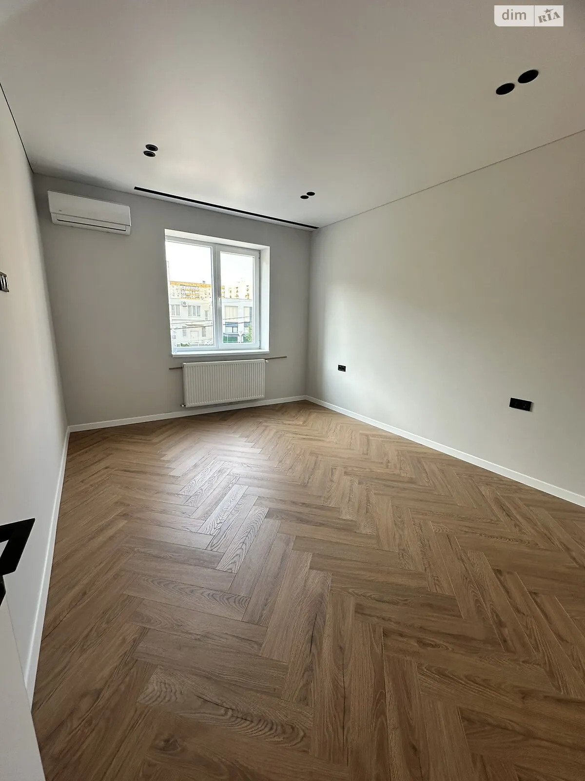 Продается 1-комнатная квартира 32 кв. м в Ужгороде, ул. Богомольца, 19 - фото 1