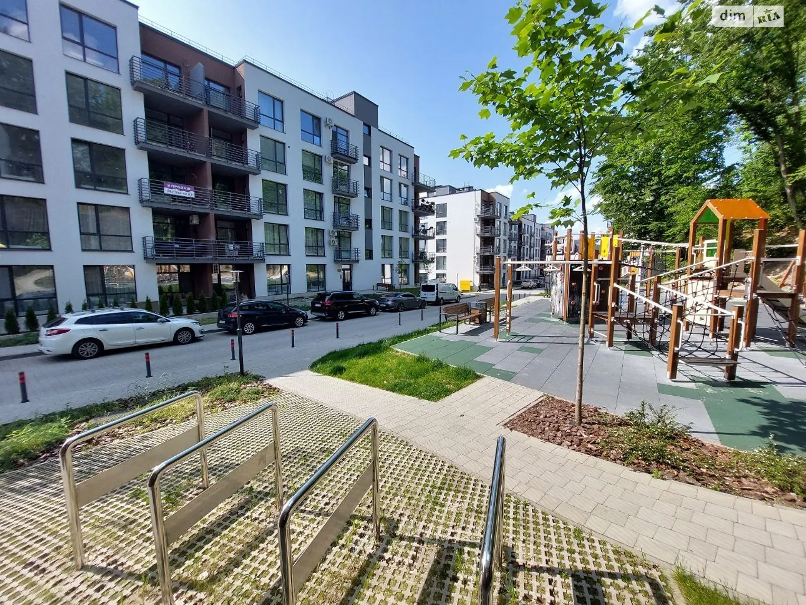 Продается 2-комнатная квартира 62.7 кв. м в Брюховичах, ул. Львовская, 92А - фото 1