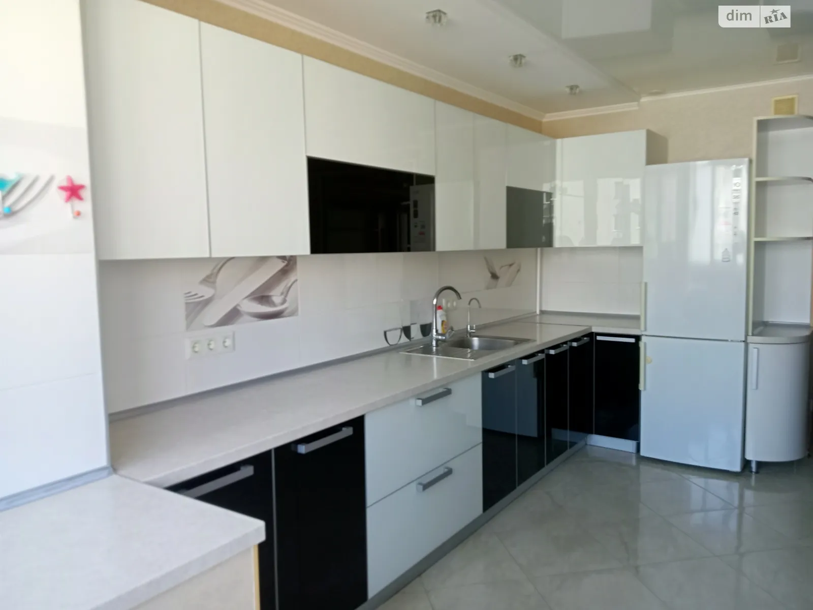 Продается 3-комнатная квартира 74 кв. м в Одессе, ул. Евгения Чикаленко(Академика Вильямса), 59 корпус 4 - фото 1