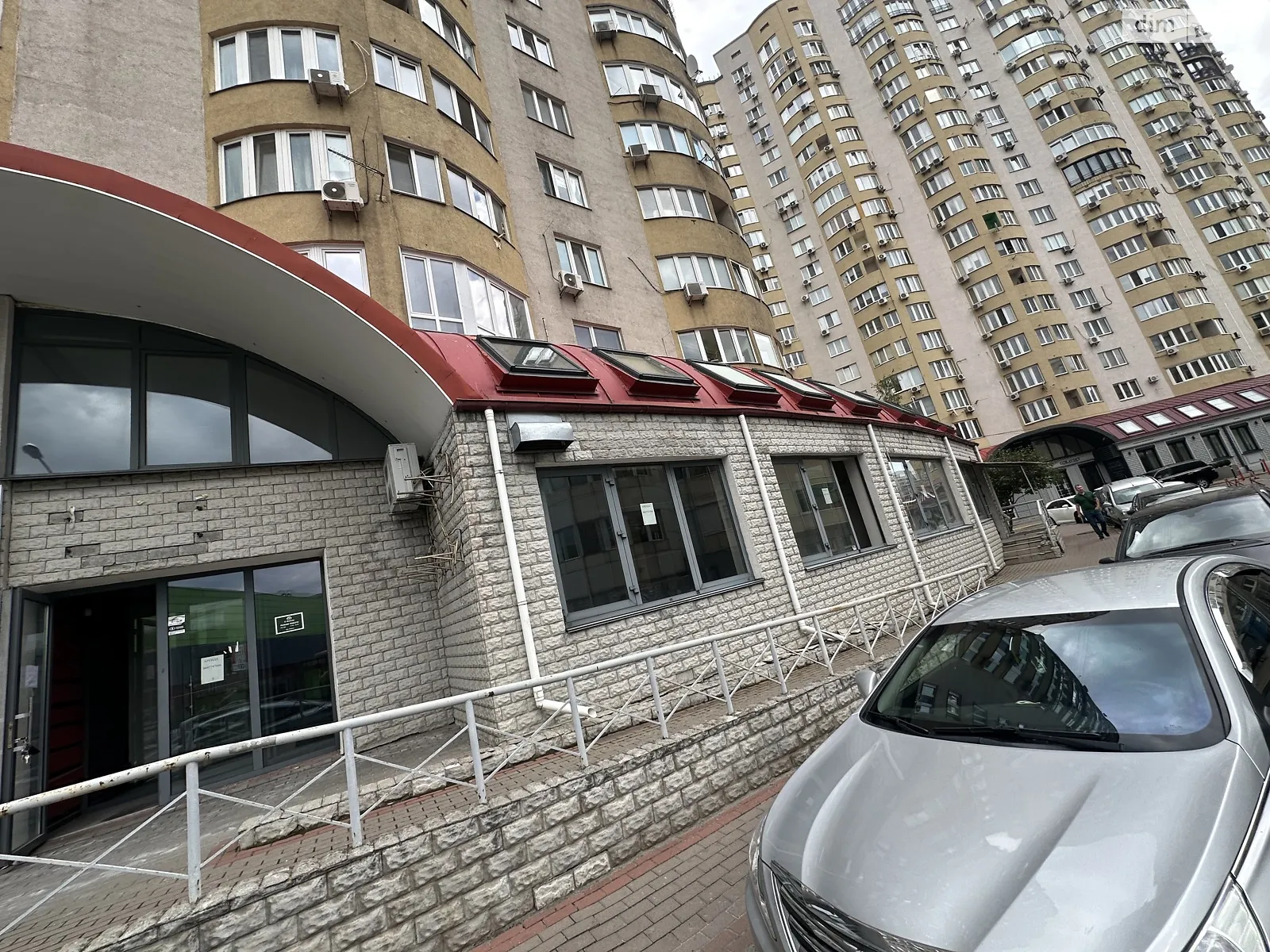 Сдается в аренду помещения свободного назначения 500 кв. м в 23-этажном здании, цена: 300000 грн - фото 1