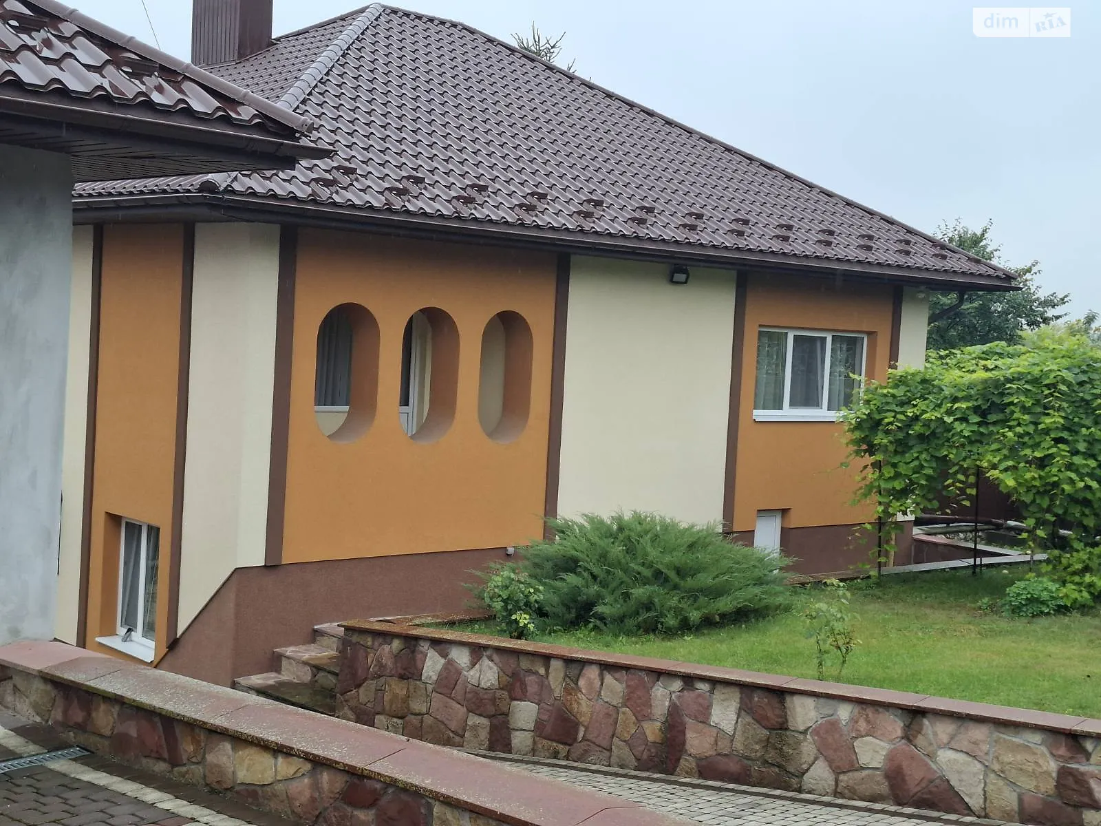 Продается дом на 2 этажа 161.1 кв. м с гаражом, цена: 130000 $ - фото 1