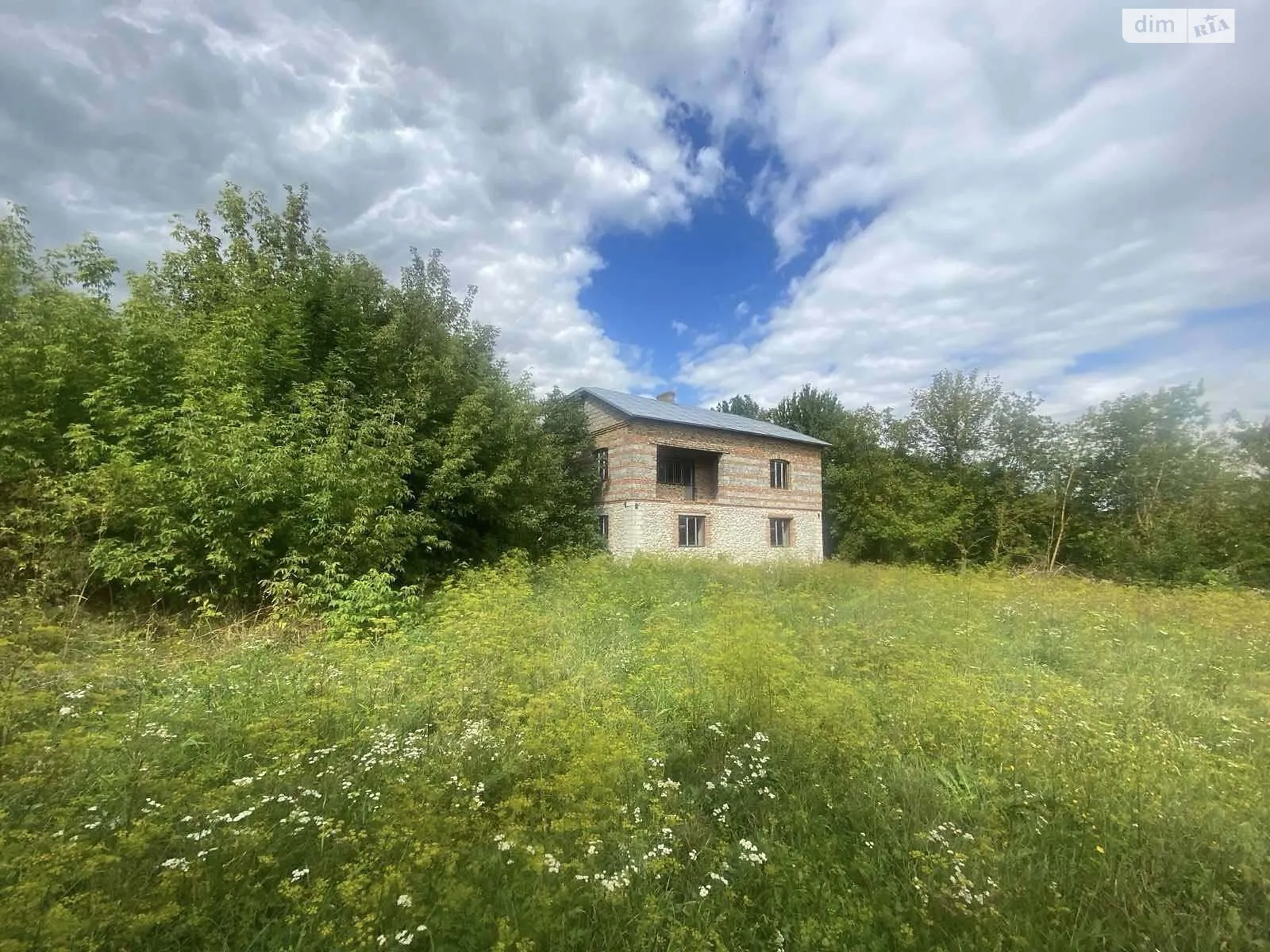 Продается дом на 2 этажа 259.1 кв. м с бассейном, цена: 18000 $ - фото 1