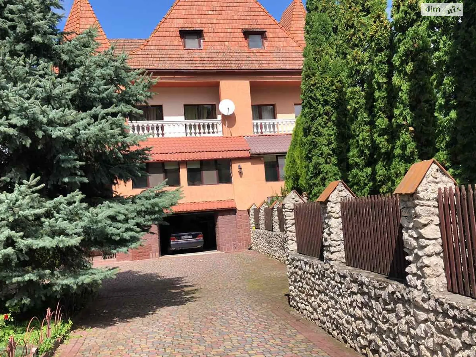 Продается дом на 3 этажа 540 кв. м с подвалом, цена: 250000 $ - фото 1