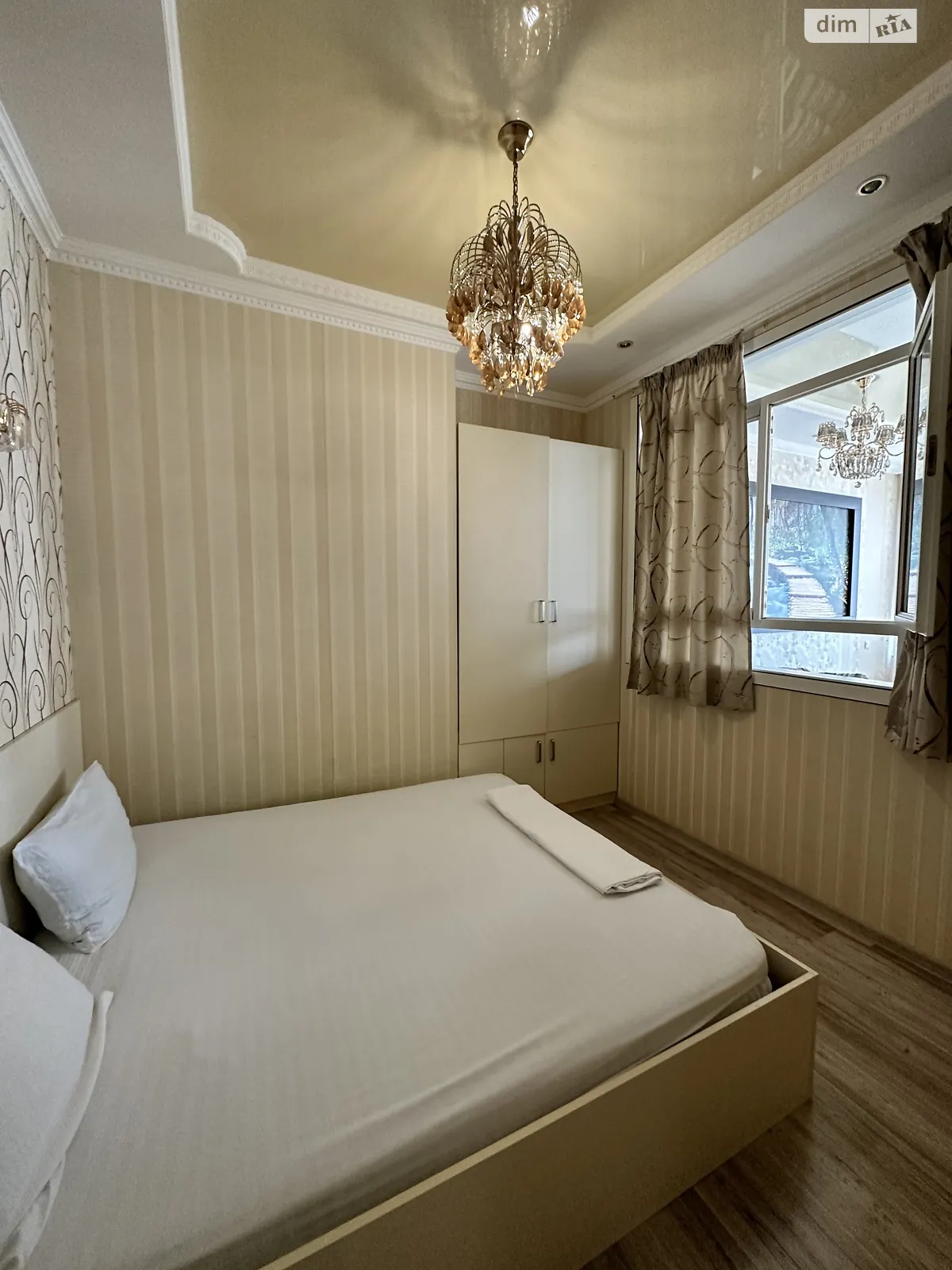 Продается 3-комнатная квартира 178.2 кв. м в Одессе, ул. Генуэзская, 5 - фото 1