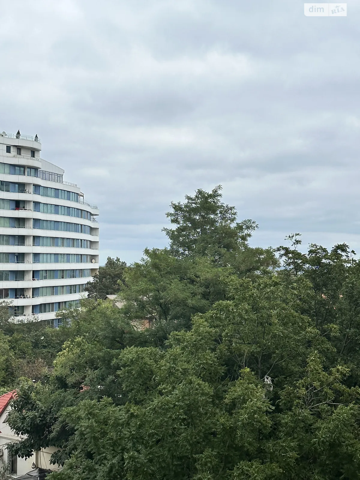 Продается 1-комнатная квартира 39 кв. м в Одессе, ул. Литературная - фото 1