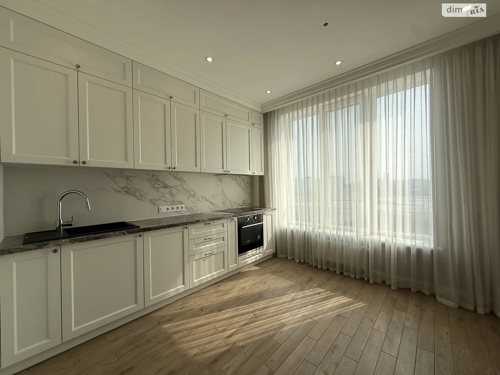 Продается 2-комнатная квартира 87 кв. м в Одессе, ул. Георгия Липского(Толбухина), 135А - фото 1