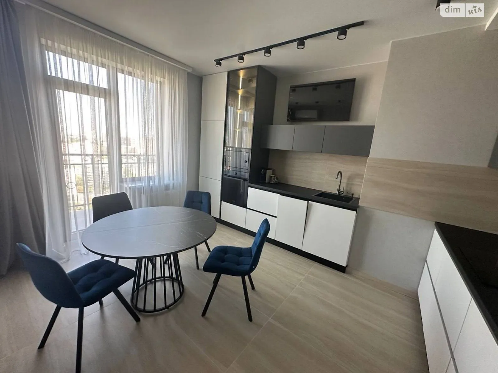 Продается 1-комнатная квартира 46 кв. м в Одессе, Фонтанская дор., 25Ж - фото 1