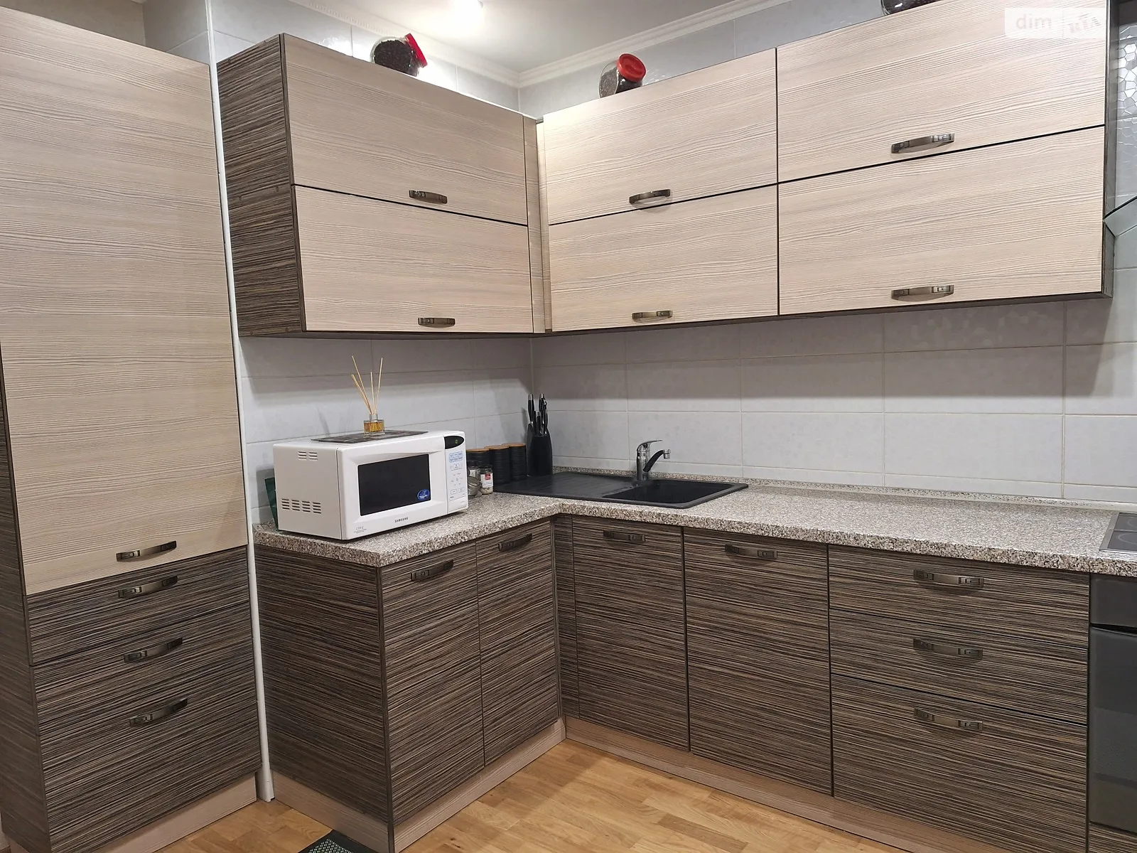 Продается 3-комнатная квартира 108 кв. м в Броварах, ул. Павла Чубинского, 3 - фото 1