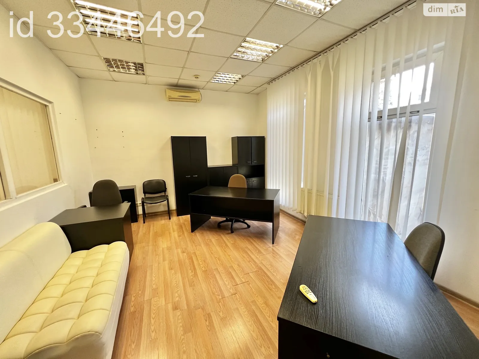 Сдается в аренду офис 36 кв. м в бизнес-центре, цена: 7200 грн - фото 1