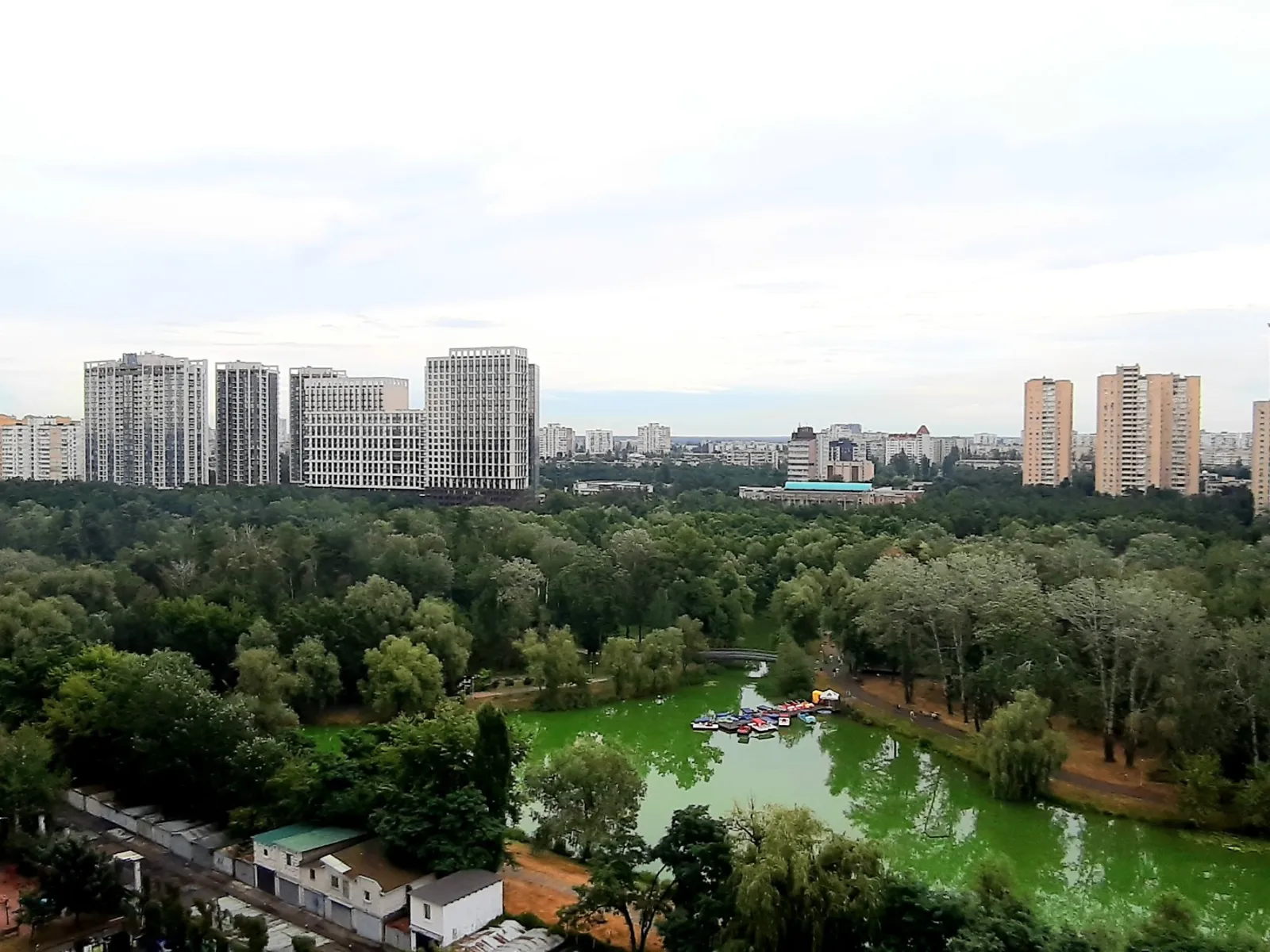 Продается 2-комнатная квартира 64 кв. м в Киеве, ул. Воскресенская, 12В - фото 1