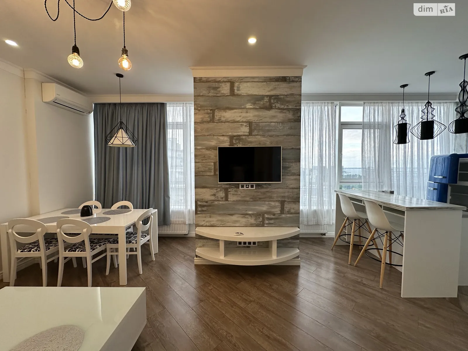 Здається в оренду 3-кімнатна квартира 100 кв. м у Одесі, бул. Французький, 60В - фото 1