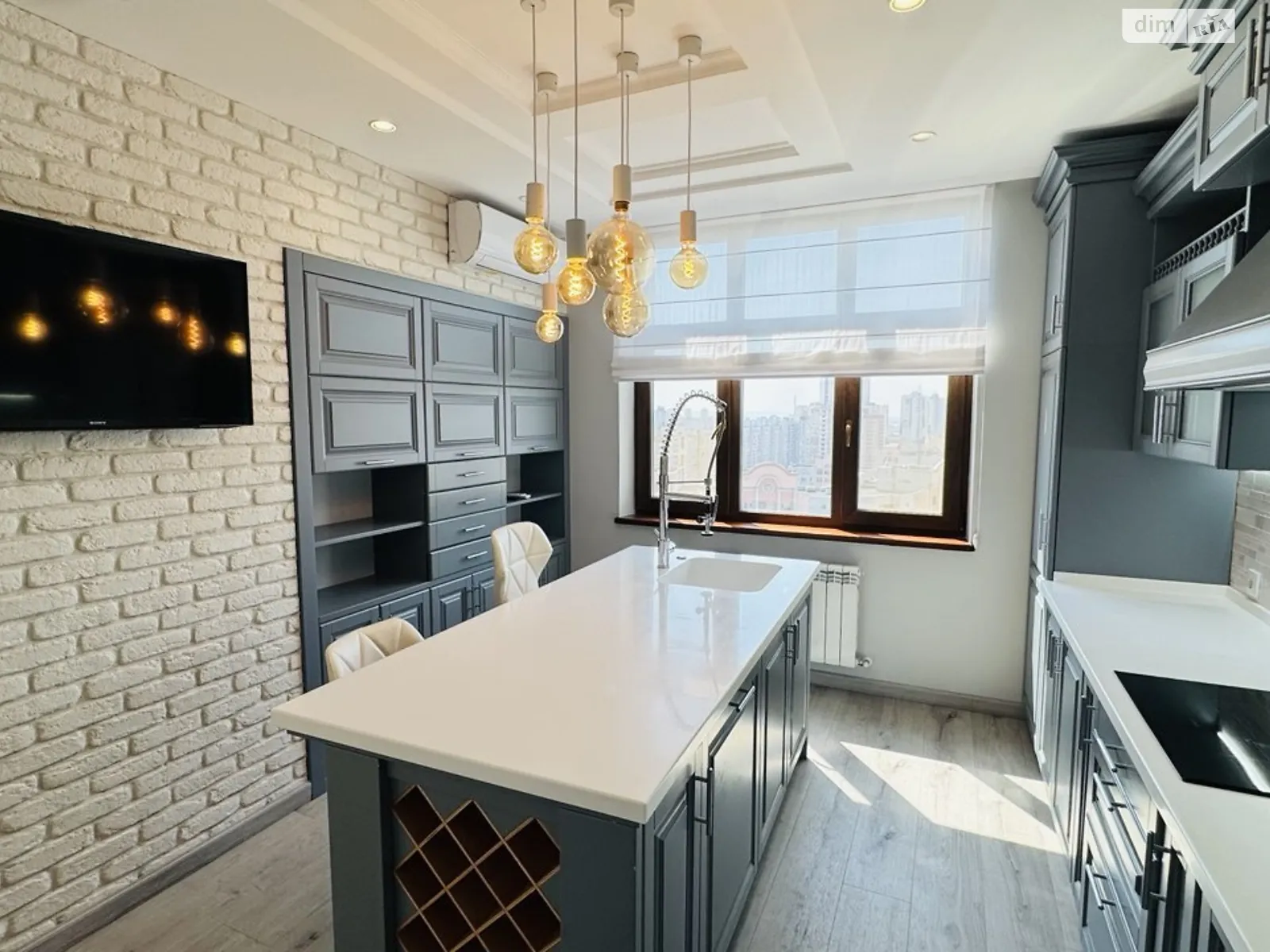 Продается 4-комнатная квартира 182.1 кв. м в Киеве, ул. Анны Ахматовой, 22 - фото 1