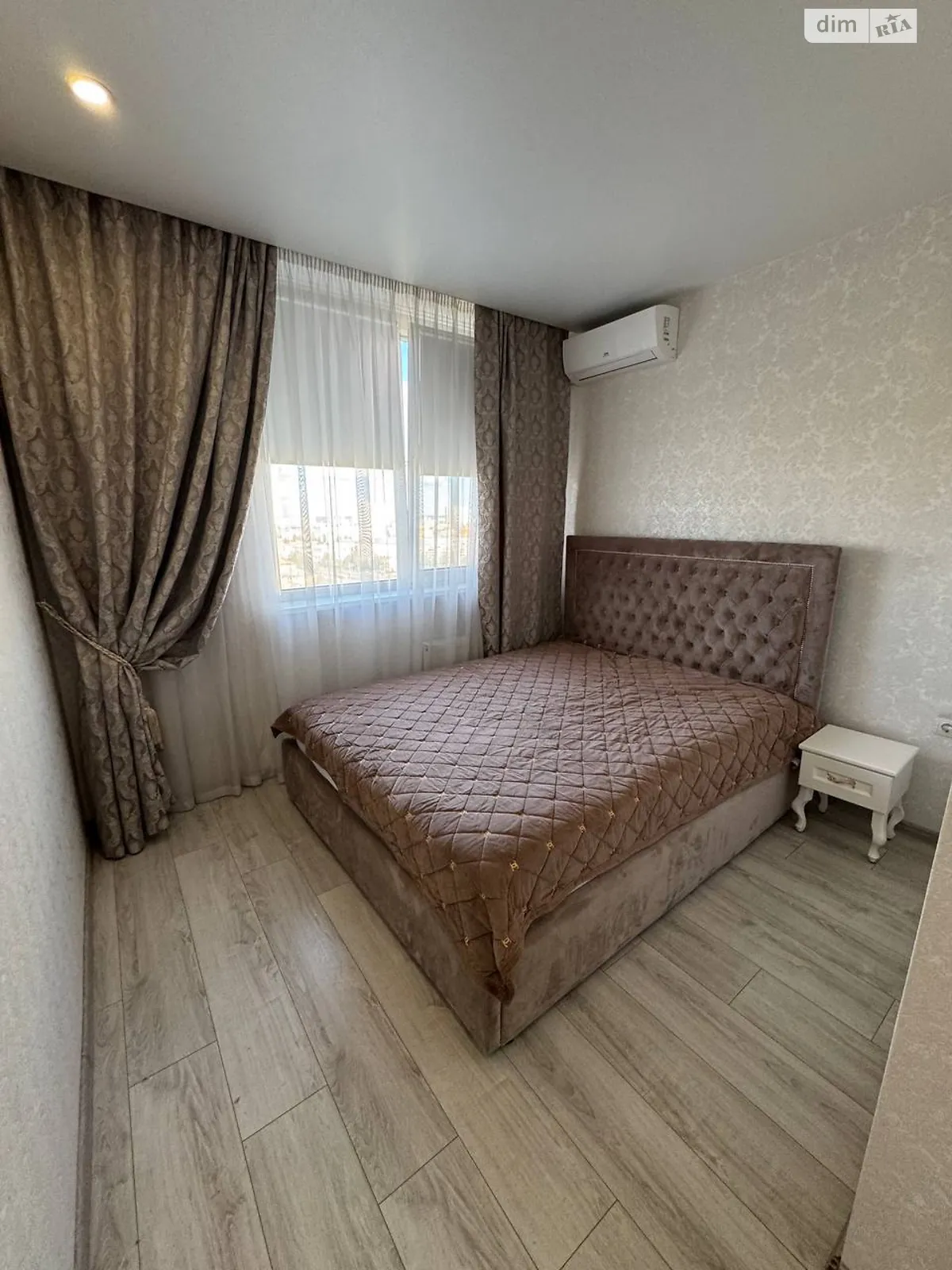 Продається 2-кімнатна квартира 76 кв. м у Києві, просп. Соборності, 30А - фото 1