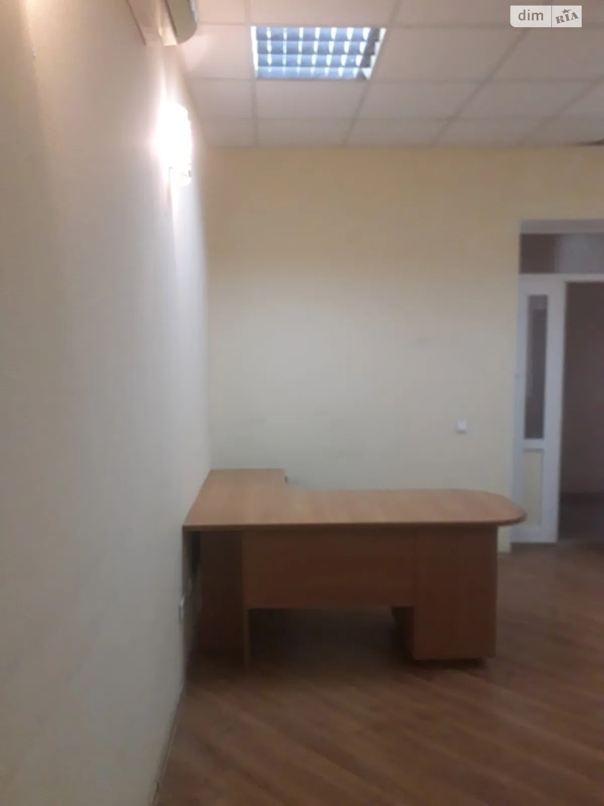 Сдается в аренду офис 48.4 кв. м в бизнес-центре, цена: 12000 грн - фото 1