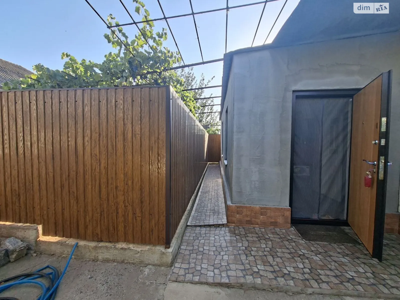 Продается одноэтажный дом 45.7 кв. м с камином, цена: 35000 $ - фото 1
