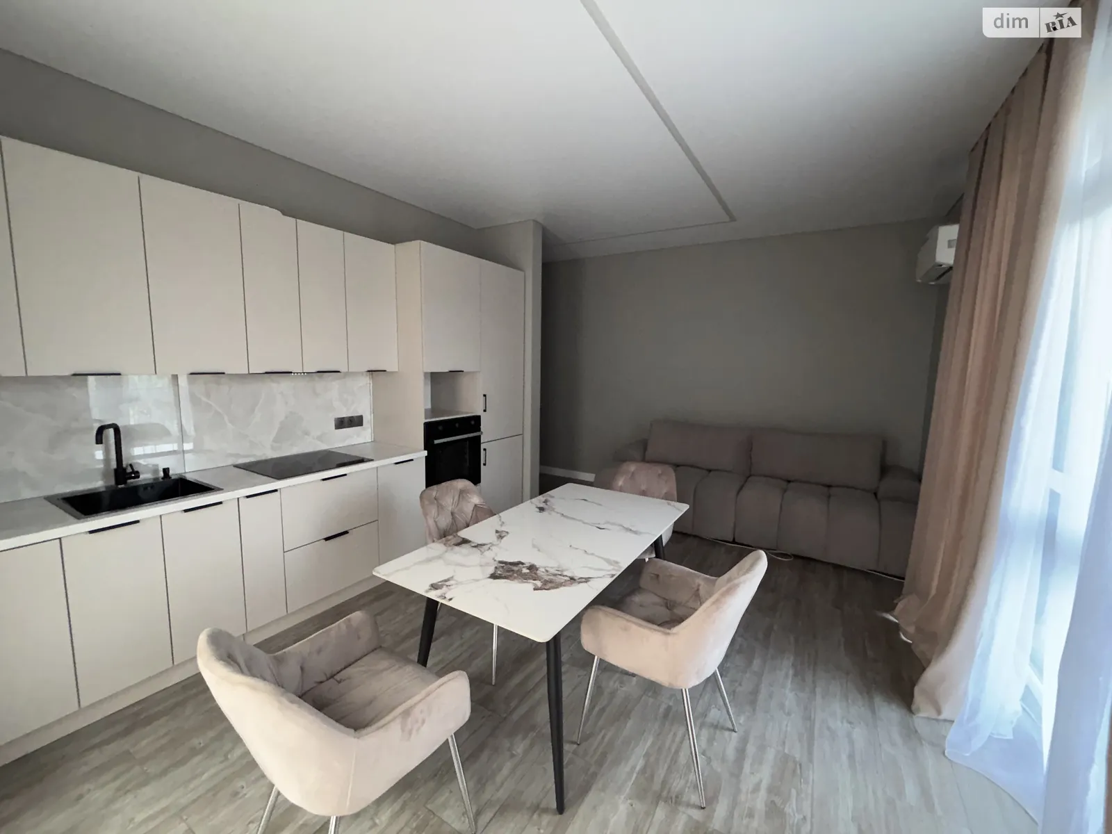 Продается 1-комнатная квартира 54.3 кв. м в Ужгороде, ул. Керченская, 105 - фото 1