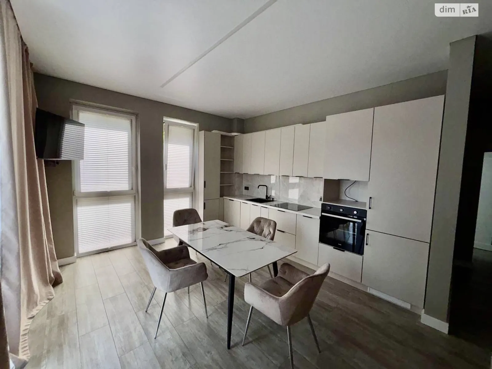 Продається 1-кімнатна квартира 54.3 кв. м у Ужгороді, ул. Собранецька, 105 - фото 1