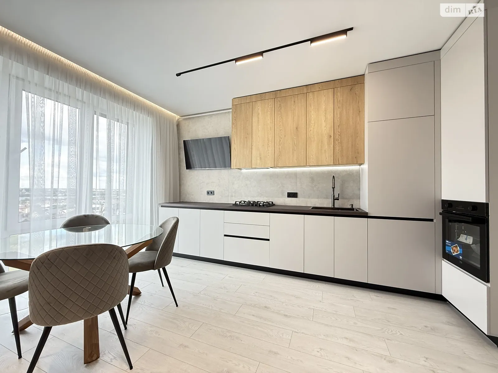 Продается 1-комнатная квартира 41 кв. м в Ровно, ул. Николая Боголюбова, 1 - фото 1