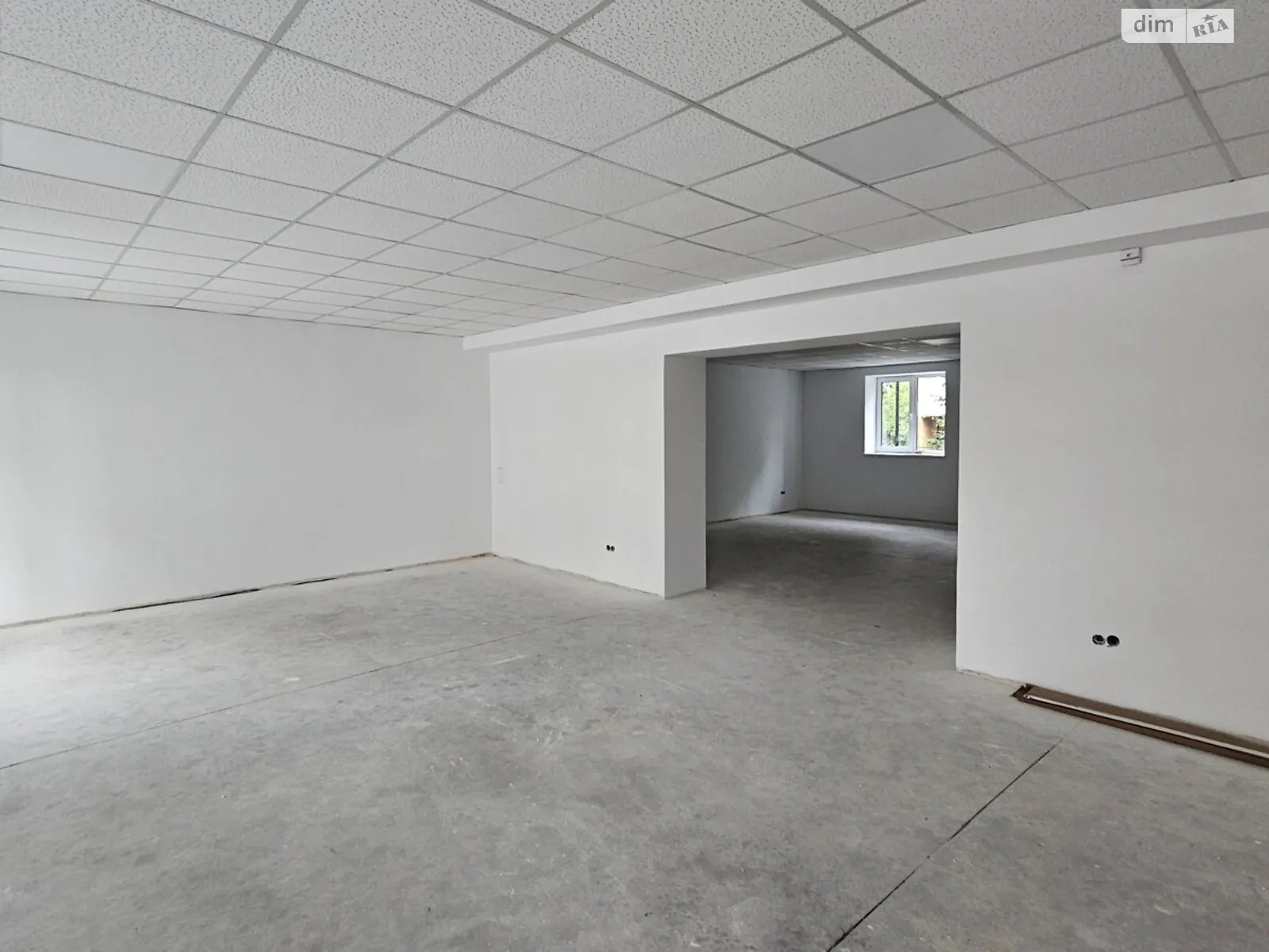Сдается в аренду помещения свободного назначения 129.8 кв. м в 10-этажном здании, цена: 65000 грн - фото 1