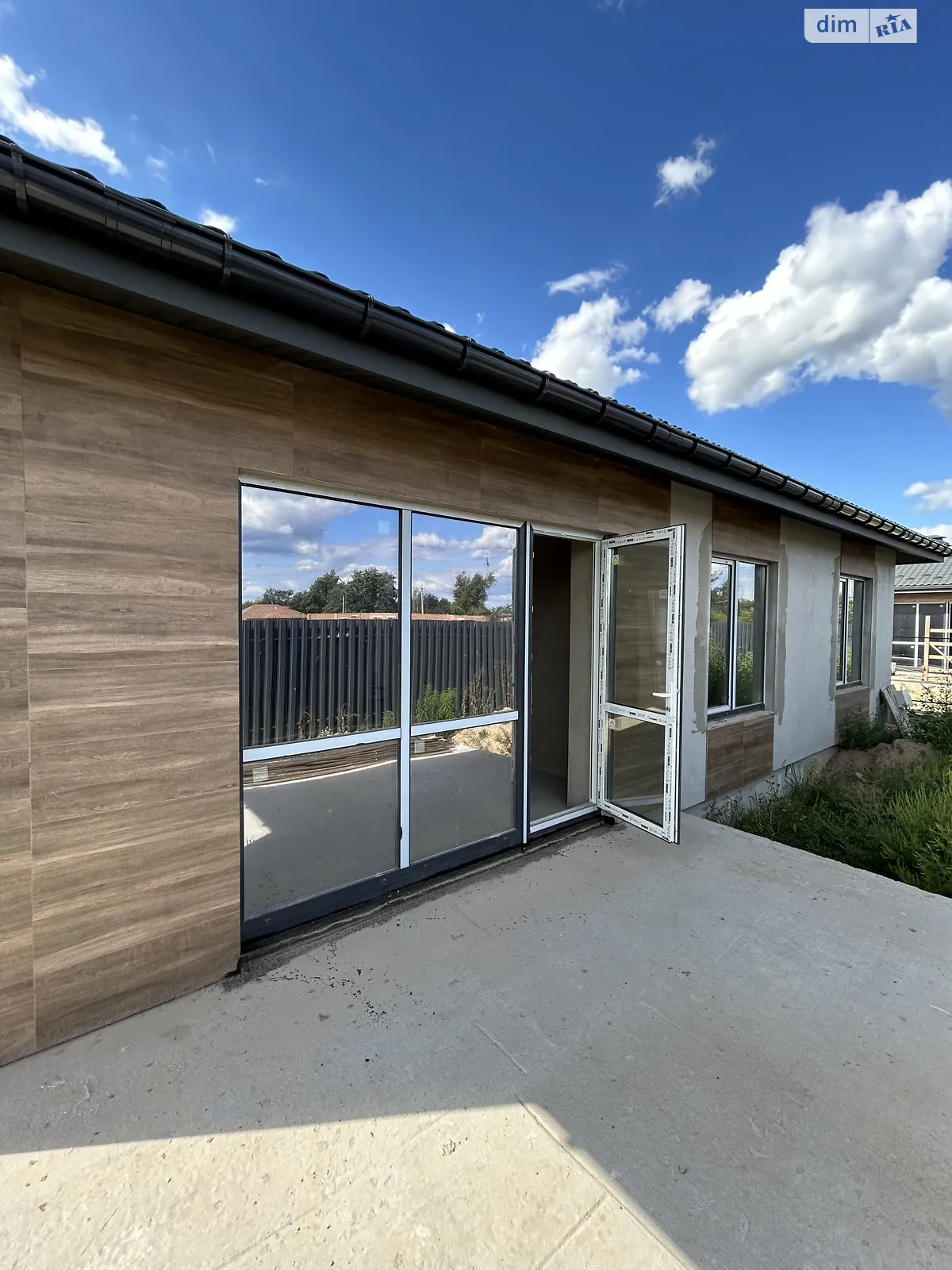 Продается одноэтажный дом 112 кв. м с бассейном, цена: 750 $ - фото 1