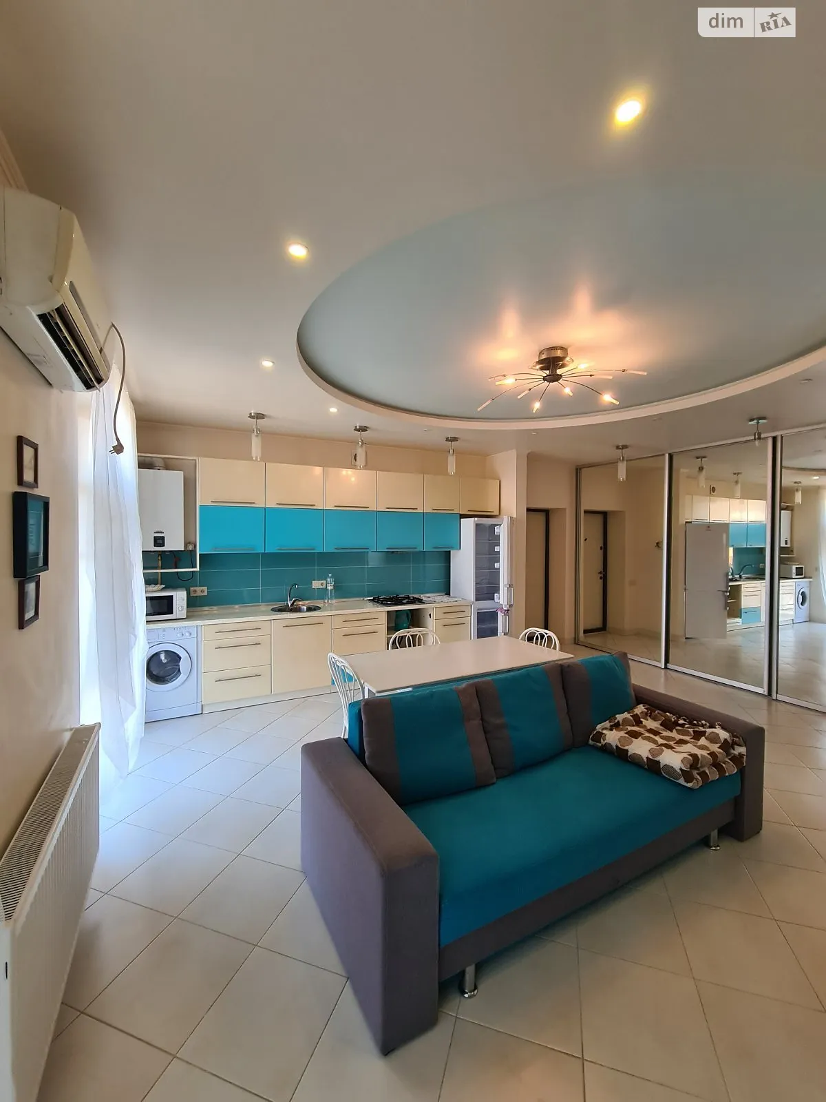 Продається 1-кімнатна квартира 46.3 кв. м у Ужгороді - фото 1