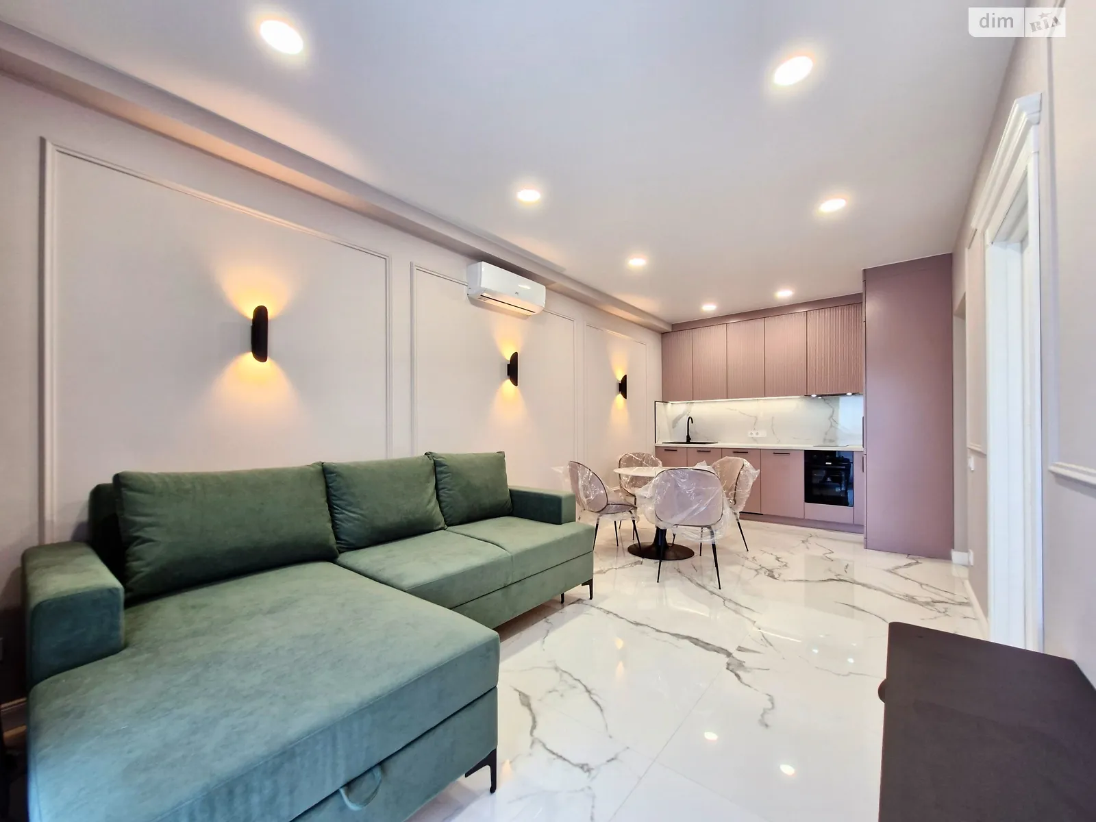 Продается 1-комнатная квартира 41 кв. м в Киеве, ул. Михаила Максимовича, 28Е - фото 1